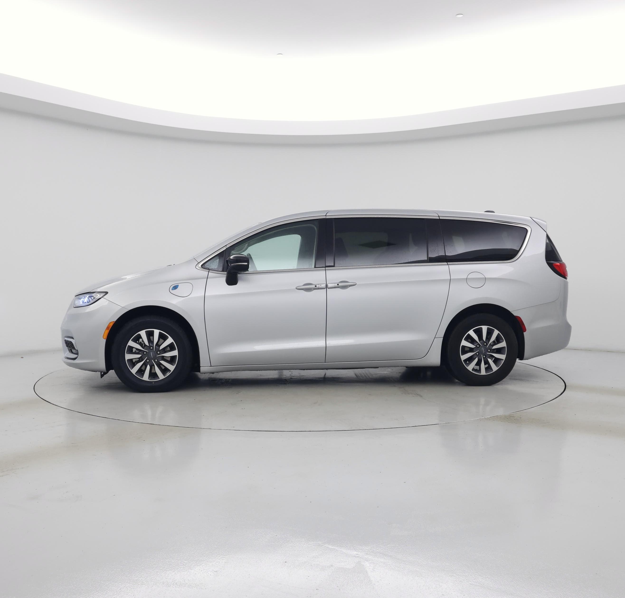 Thumbnail: 2024 Chrysler Pacifica - 3