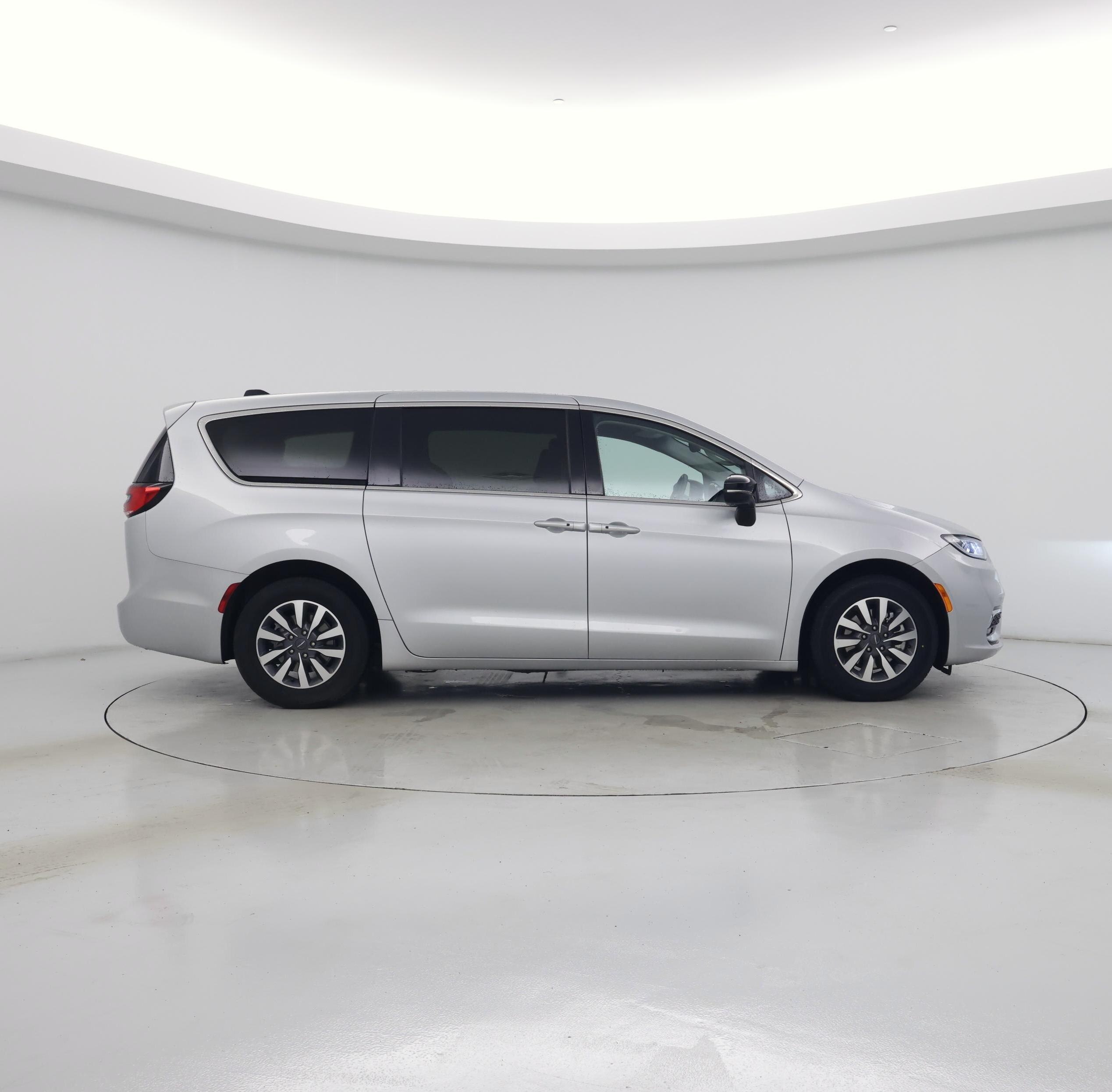 Thumbnail: 2024 Chrysler Pacifica - 7