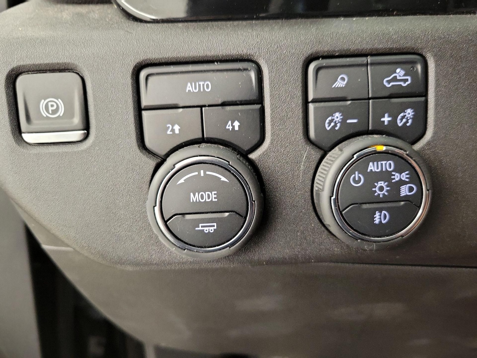 2024 Chevrolet Silverado 1500 LTZ - Photo 14