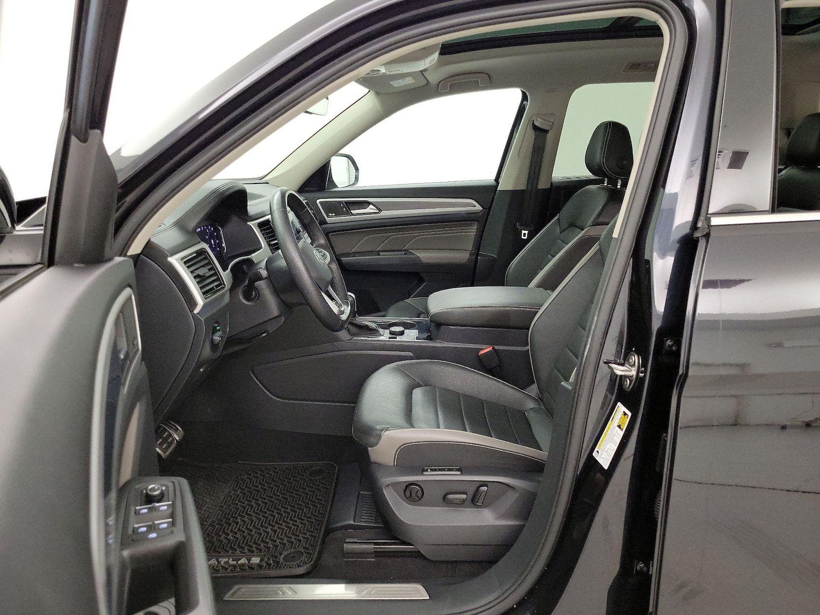 2023 Volkswagen Atlas SEL Premium R-Line - Photo 12