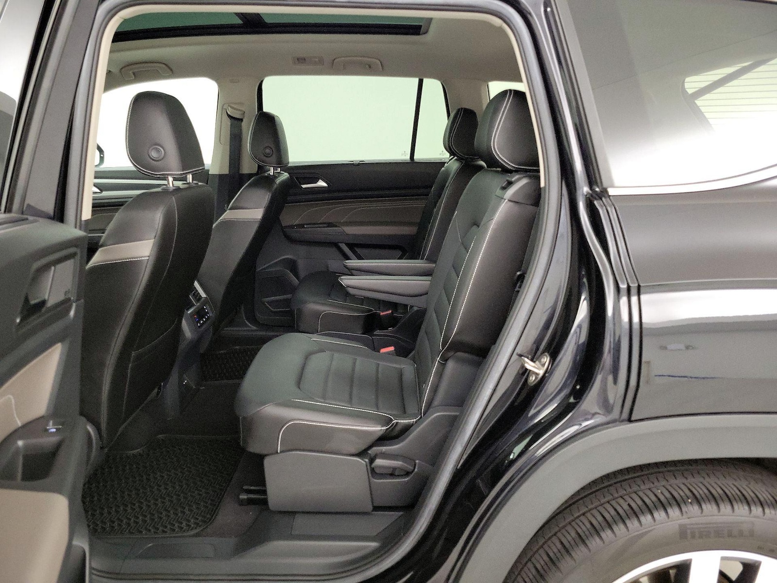 2023 Volkswagen Atlas SEL Premium R-Line - Photo 21