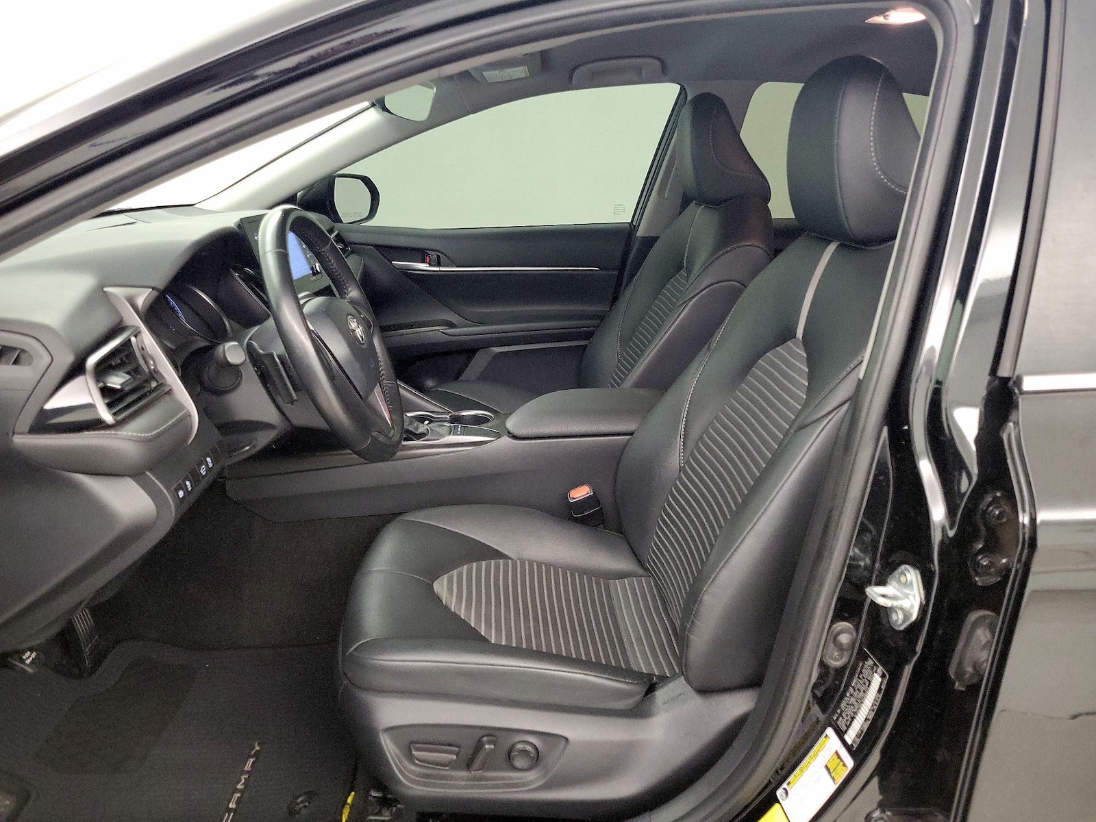 Power Seat(s) & Side Airbags