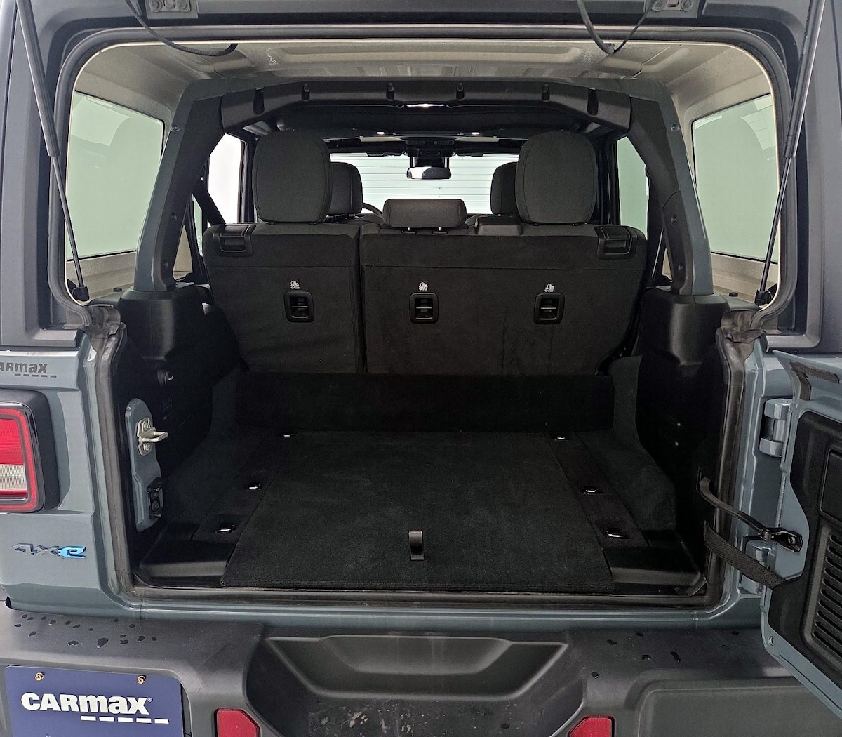 Trunk/Cargo (Seats Up)