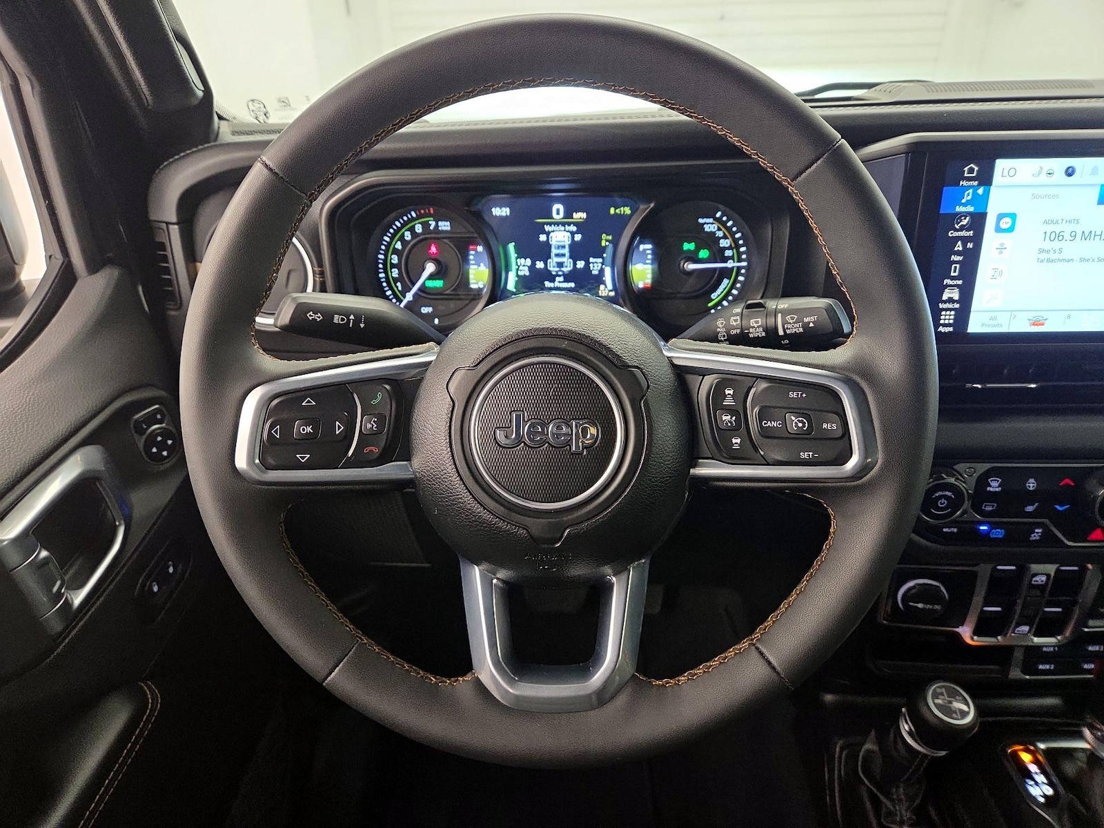 2024 Jeep Wrangler 4xe Sahara 4XE - Photo 11