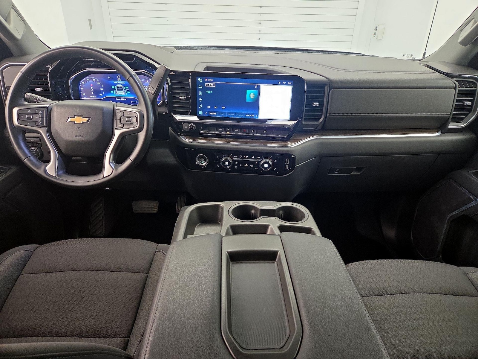 2023 Chevrolet Silverado 1500 LT - Photo 10