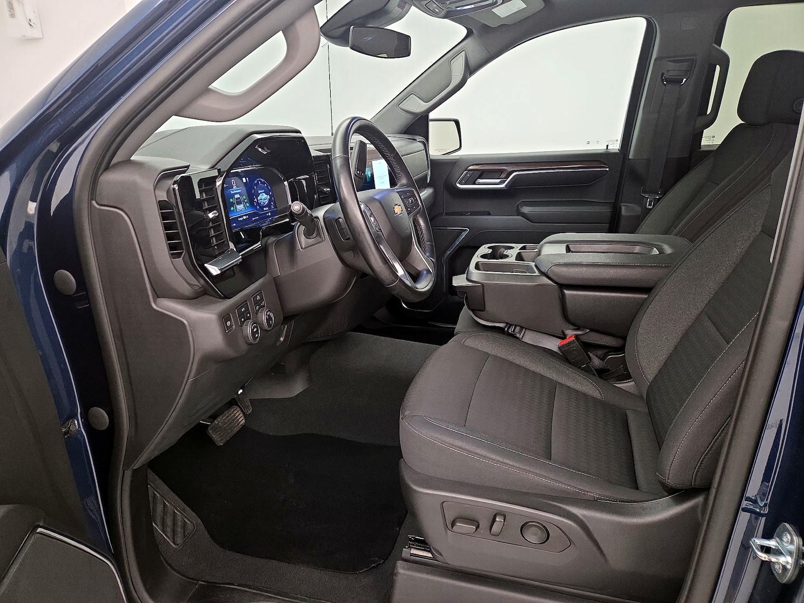 2023 Chevrolet Silverado 1500 LT - Photo 12