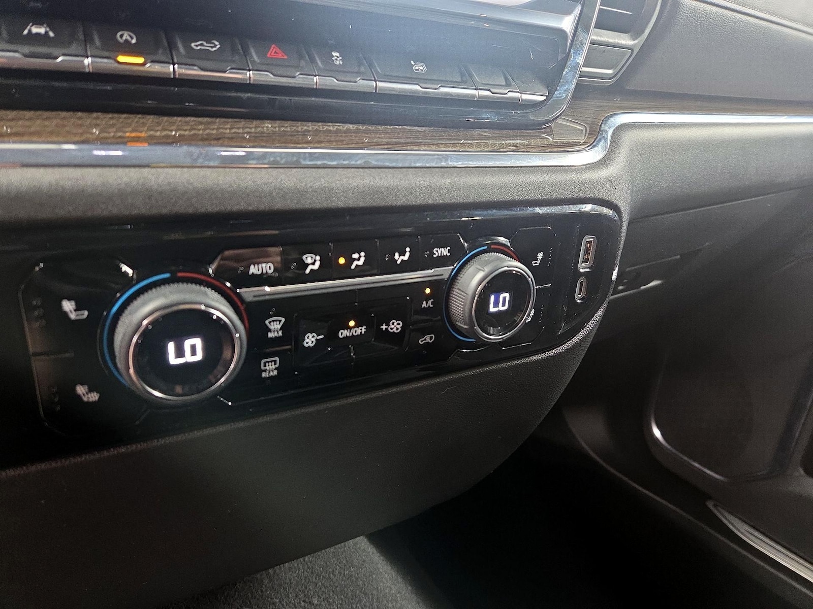 2023 Chevrolet Silverado 1500 LT - Photo 17