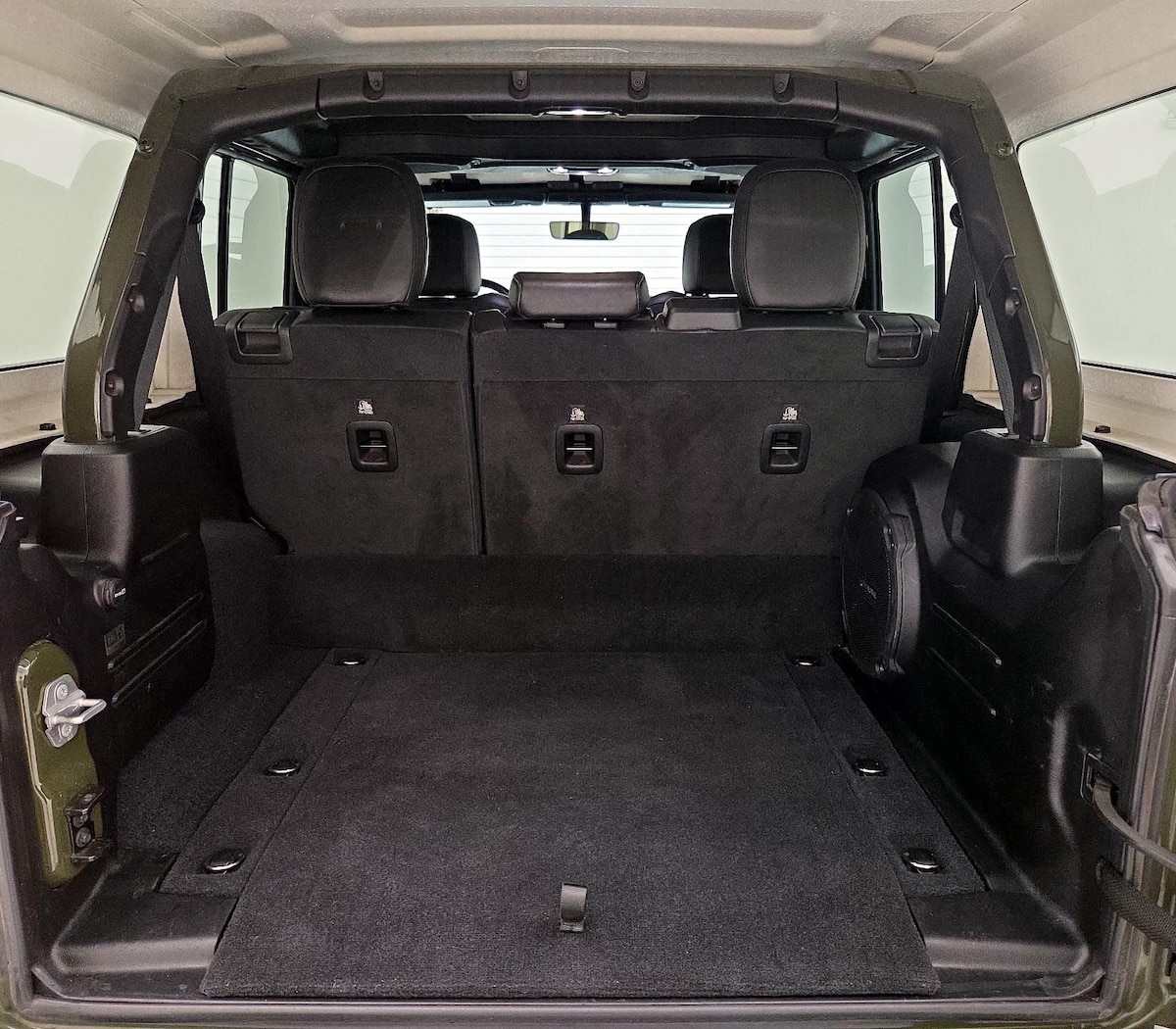 Trunk/Cargo (Seats Up)