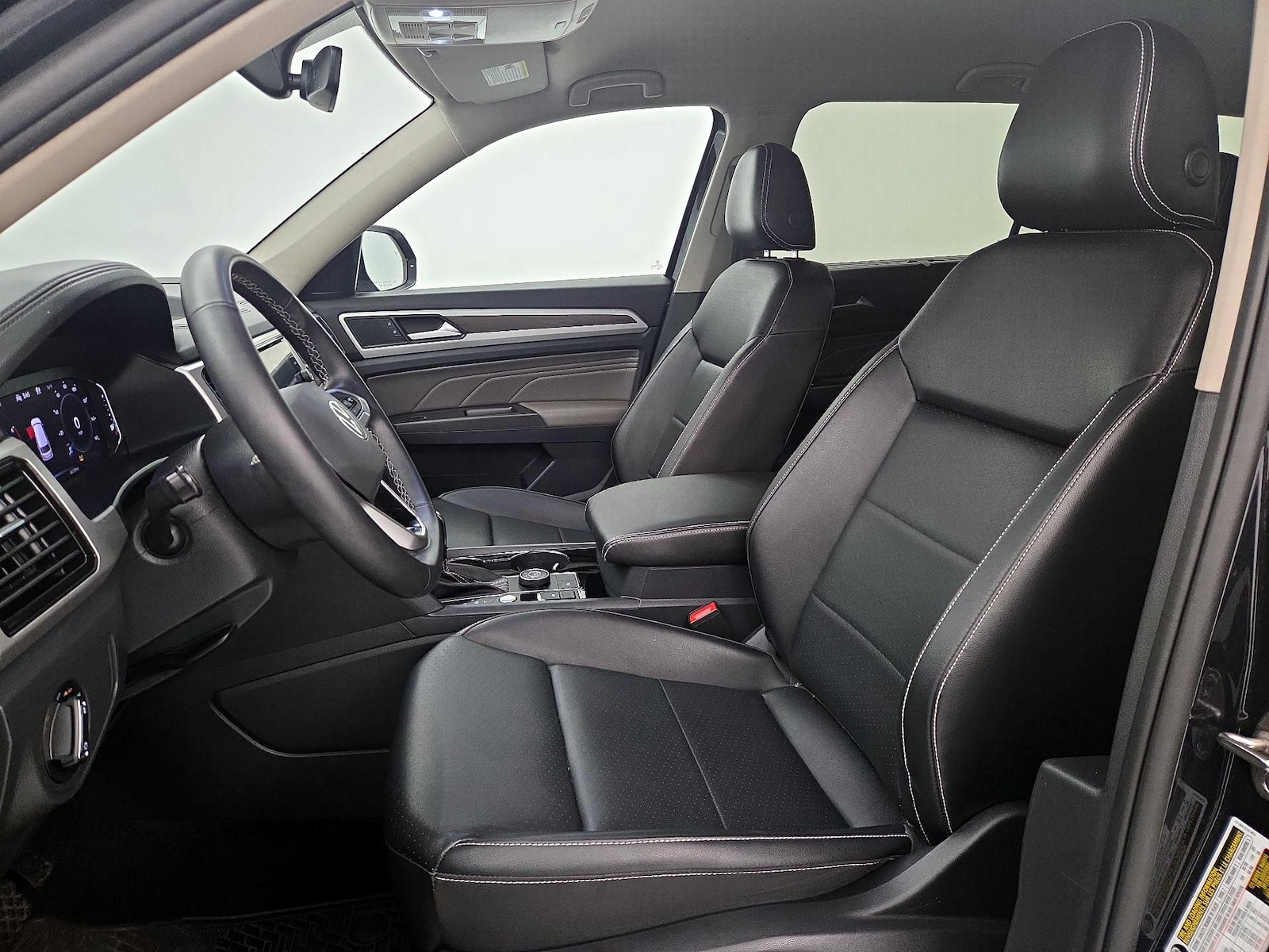 2022 Volkswagen Atlas SE w/Tech - Photo 12