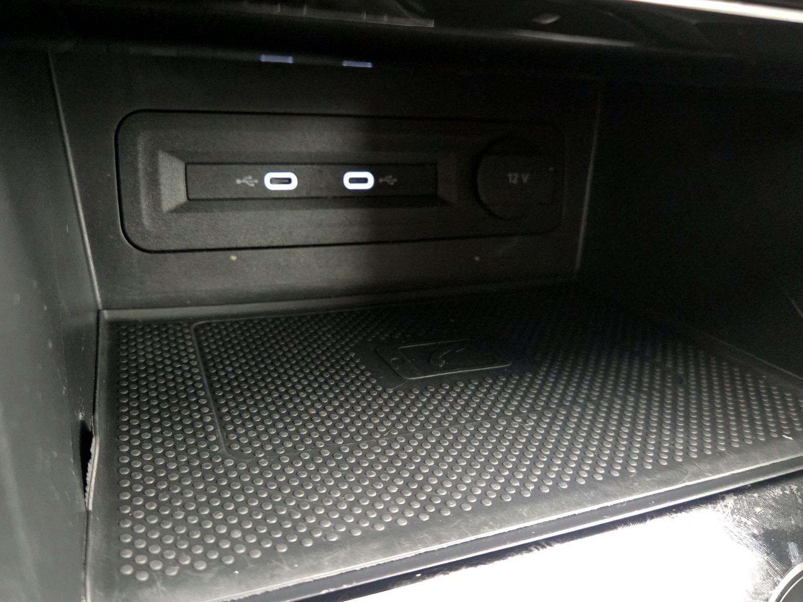 2022 Volkswagen Atlas SE w/Tech - Photo 19