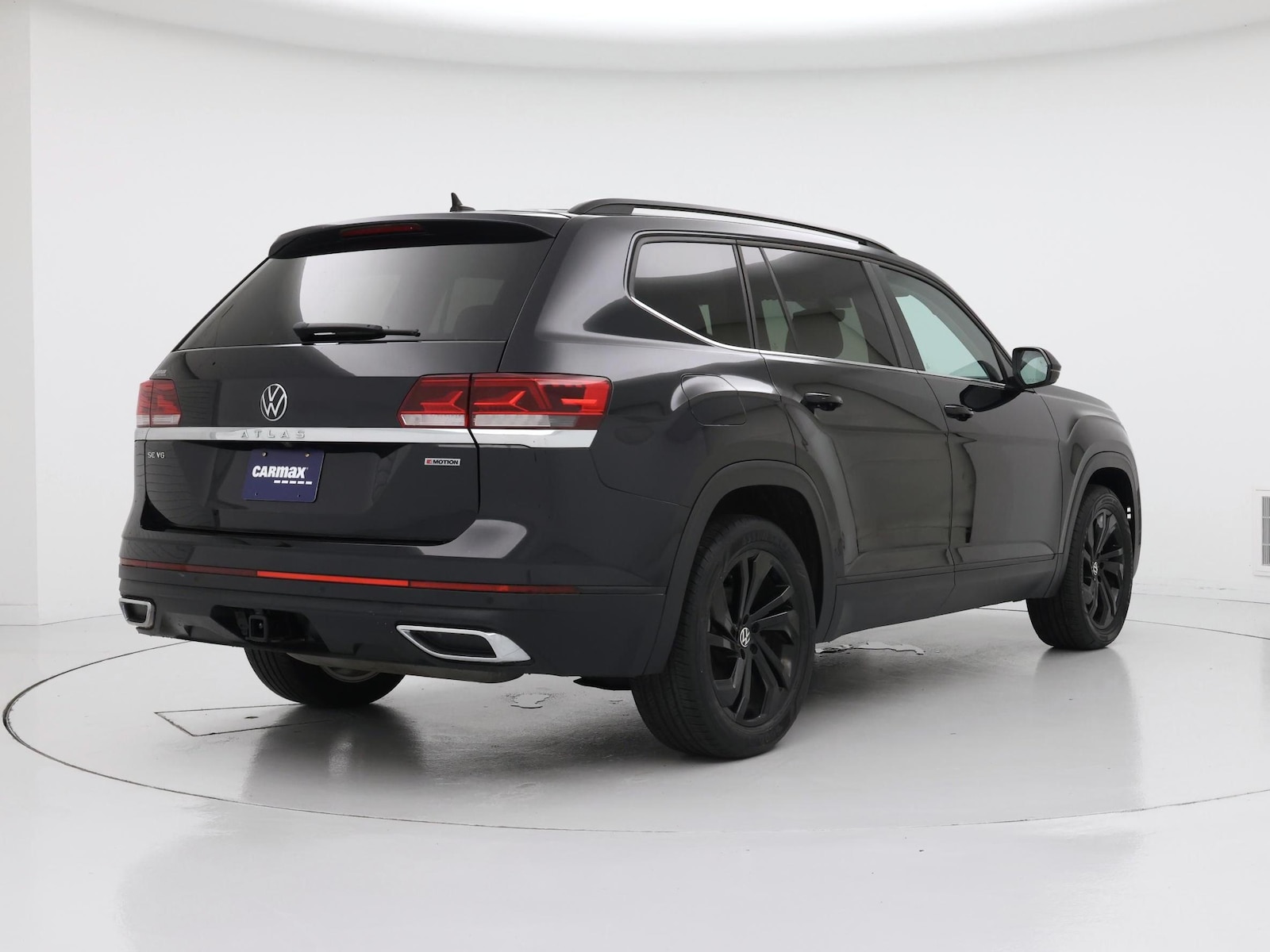 2022 Volkswagen Atlas SE w/Tech - Photo 9