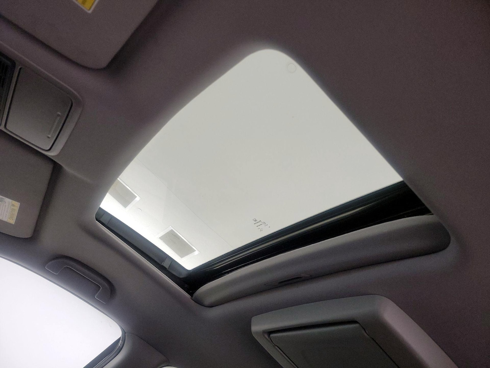 Sunroof(s) & Overhead Airbags