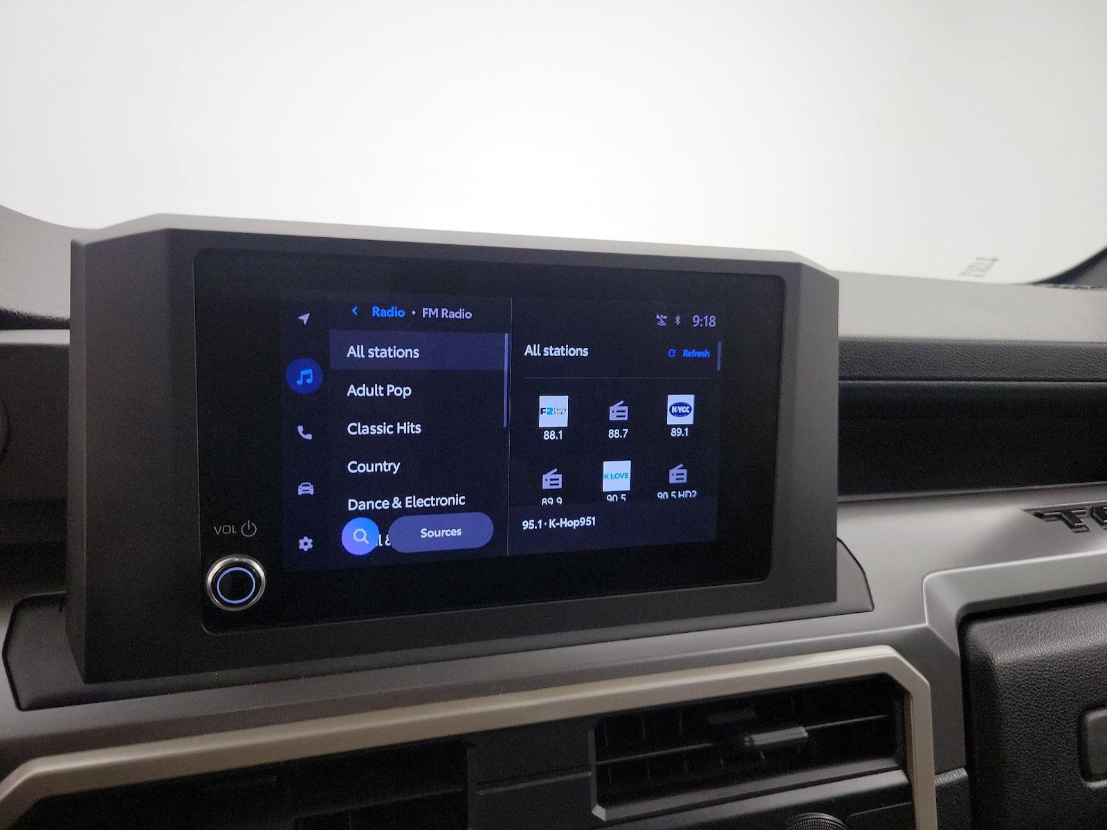 2024 Toyota Tacoma SR5 - Photo 16