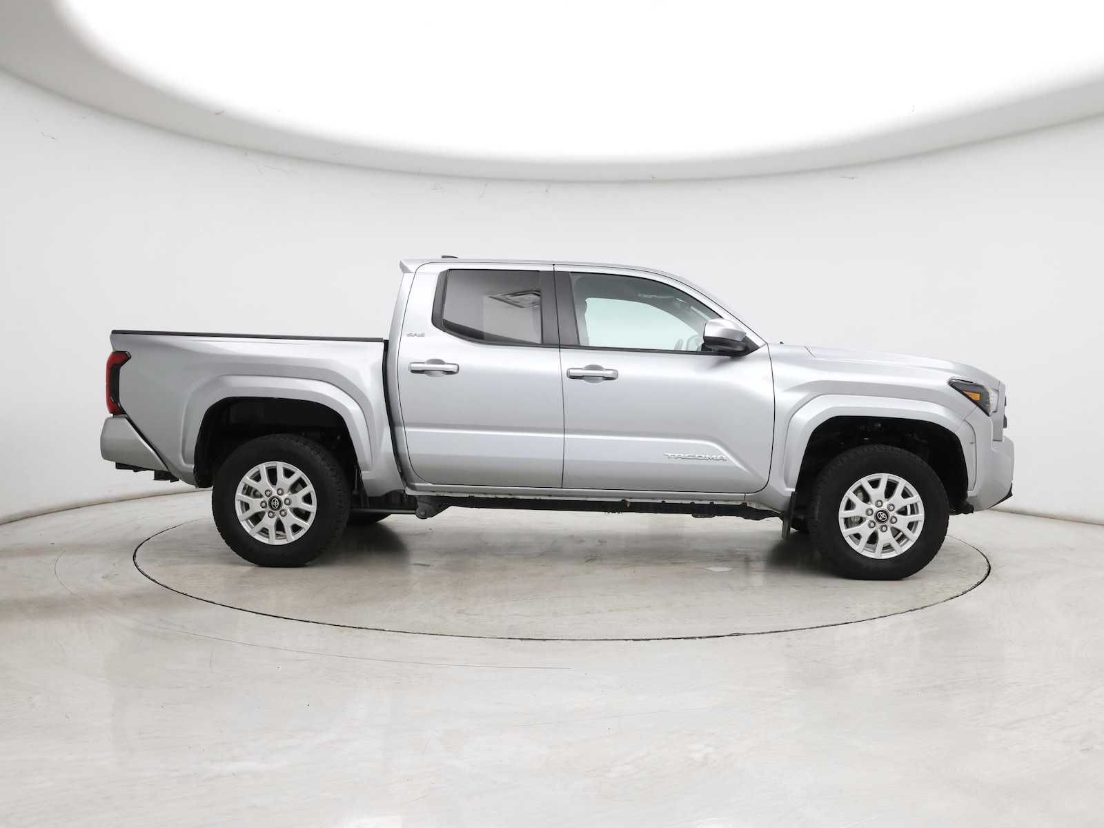2024 Toyota Tacoma SR5 - Photo 8