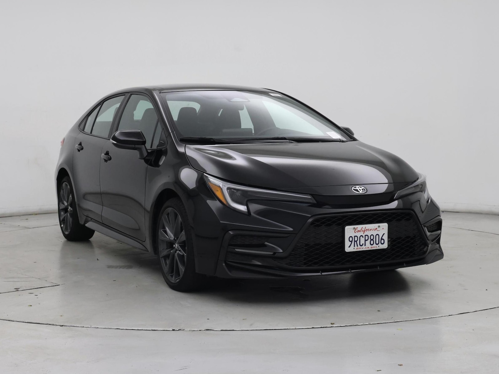 2025 Toyota Corolla SE - Photo 2