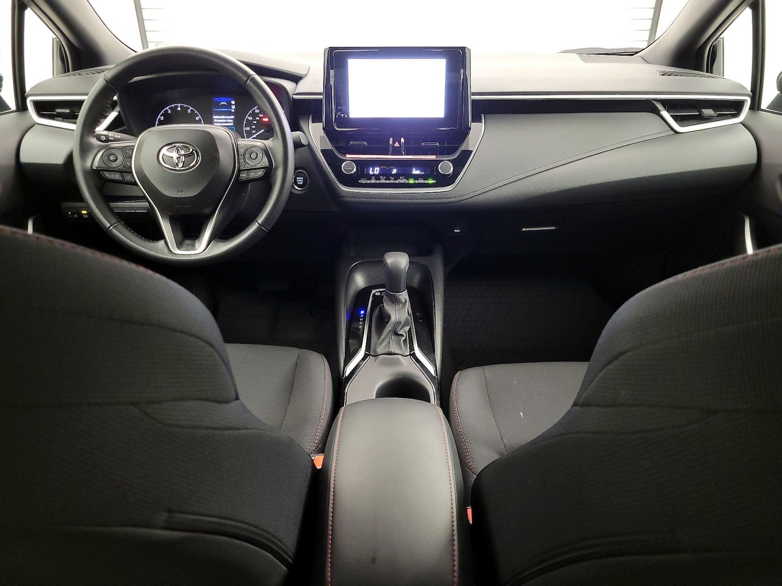 2025 Toyota Corolla SE - Photo 10
