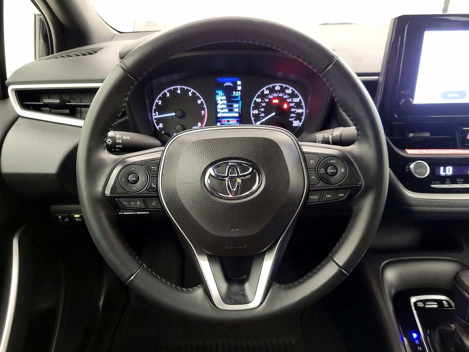 2025 Toyota Corolla SE - Photo 11