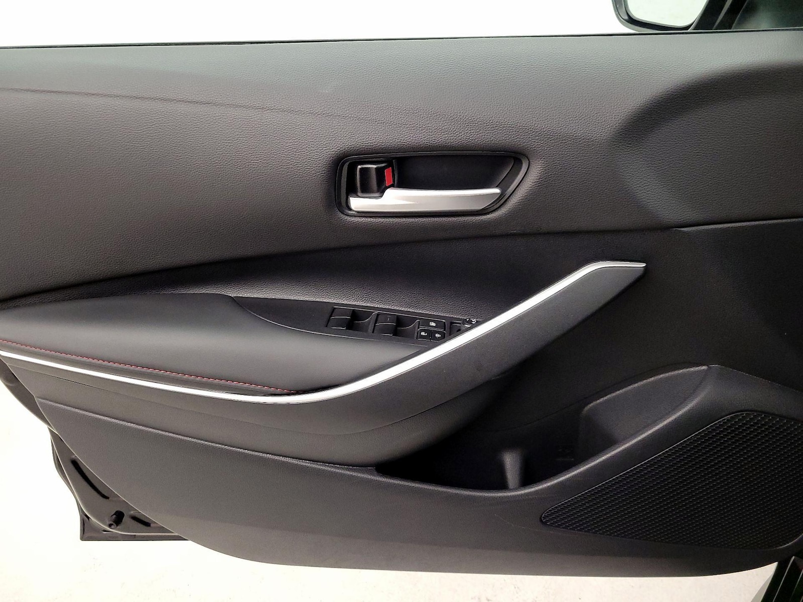 2025 Toyota Corolla SE - Photo 13
