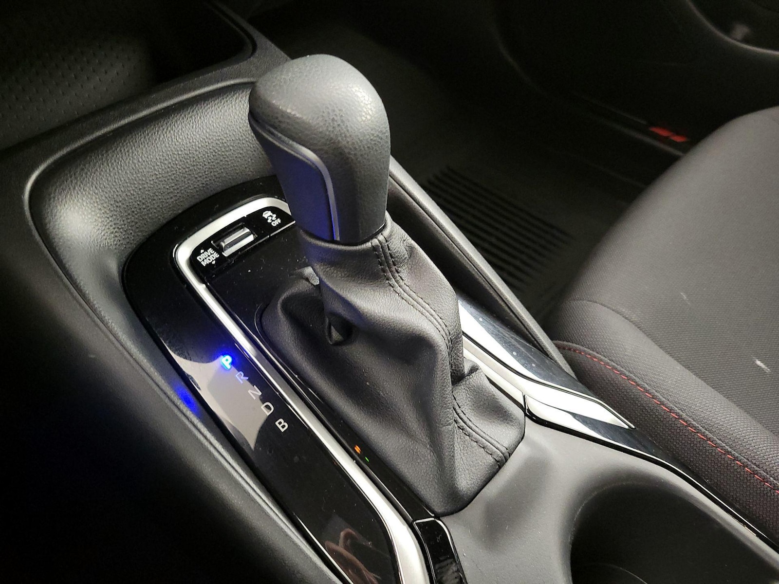 2025 Toyota Corolla SE - Photo 18