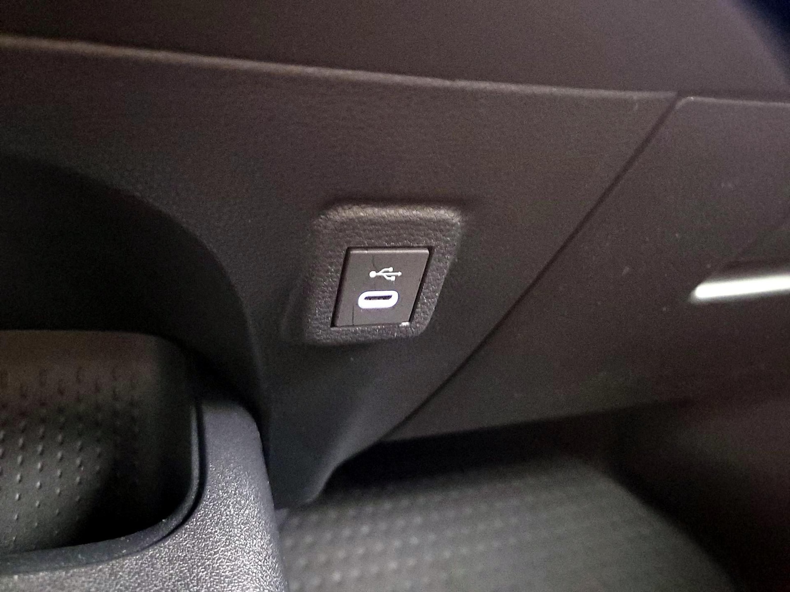 2025 Toyota Corolla SE - Photo 19