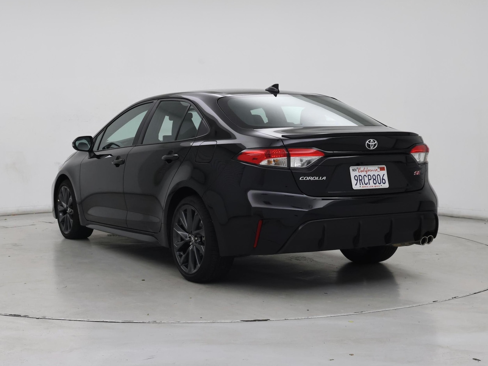 2025 Toyota Corolla SE - Photo 3