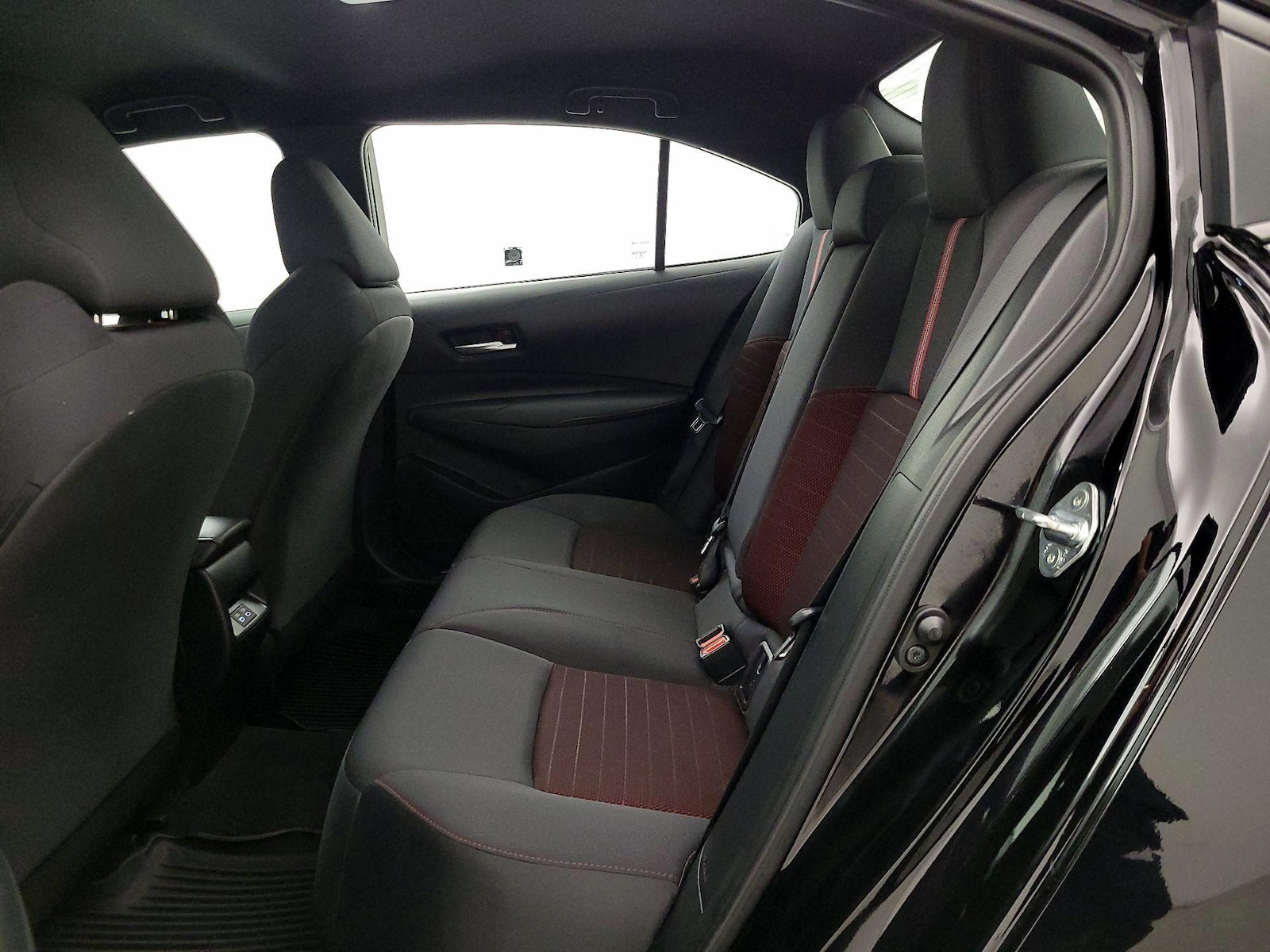 2025 Toyota Corolla SE - Photo 20