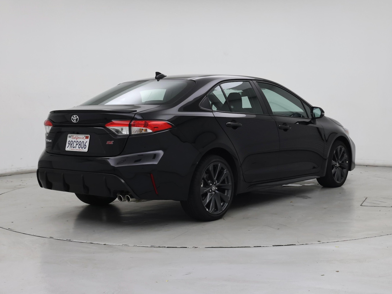 2025 Toyota Corolla SE - Photo 9