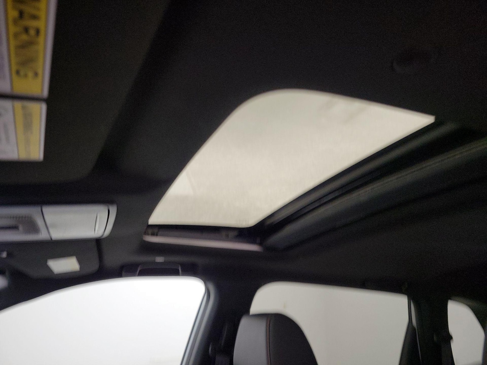 Sunroof(s) & Overhead Airbags