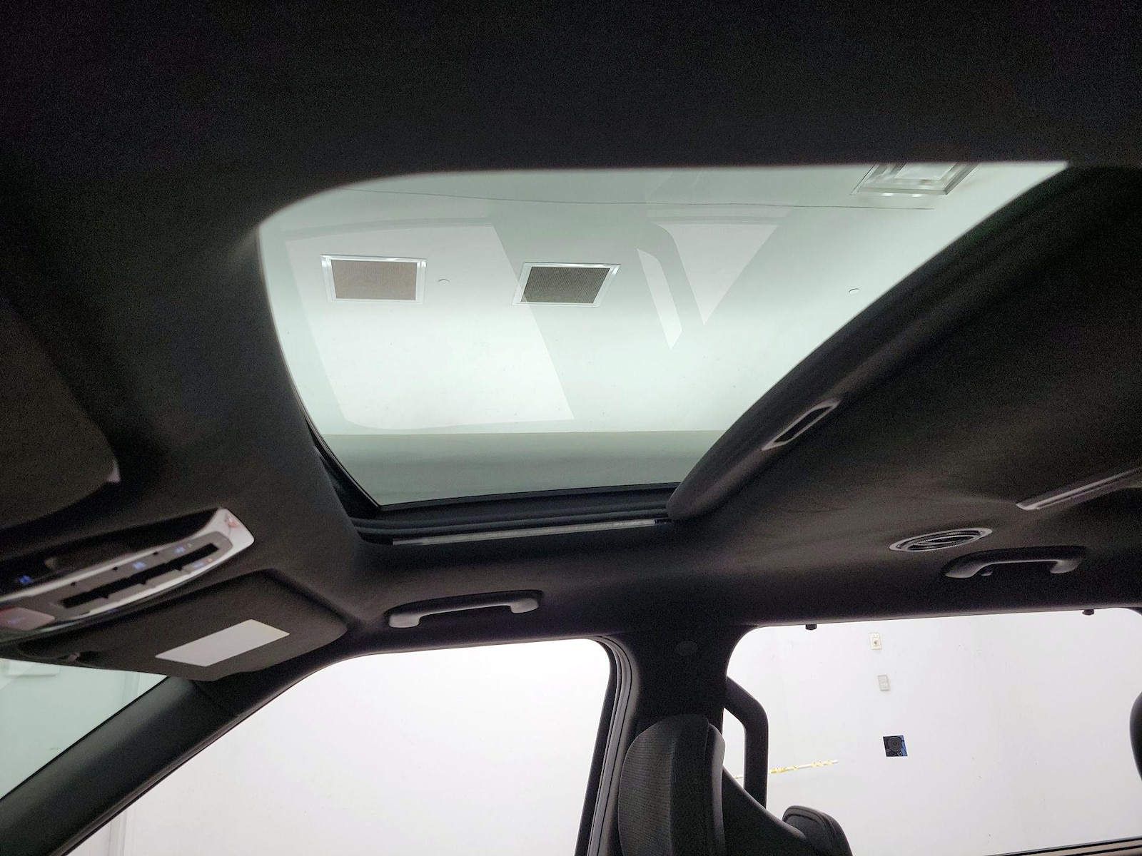 Sunroof(s) & Skylight(s)