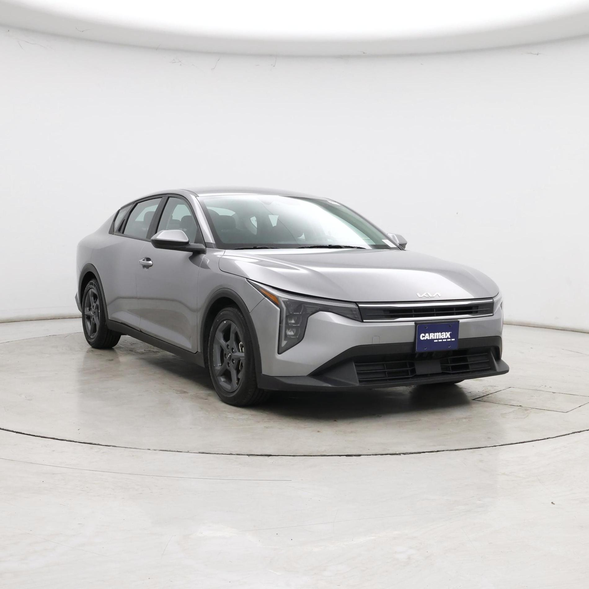 2025 Kia K4 Plata Sedán Tracción delantera Automática