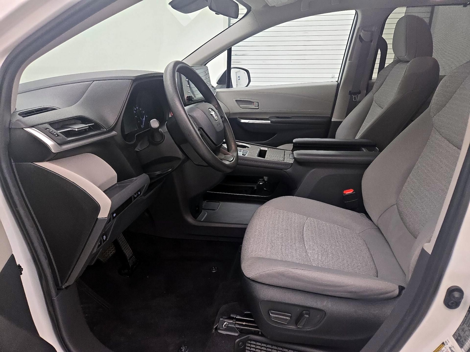 Power Seat(s) & Side Airbags