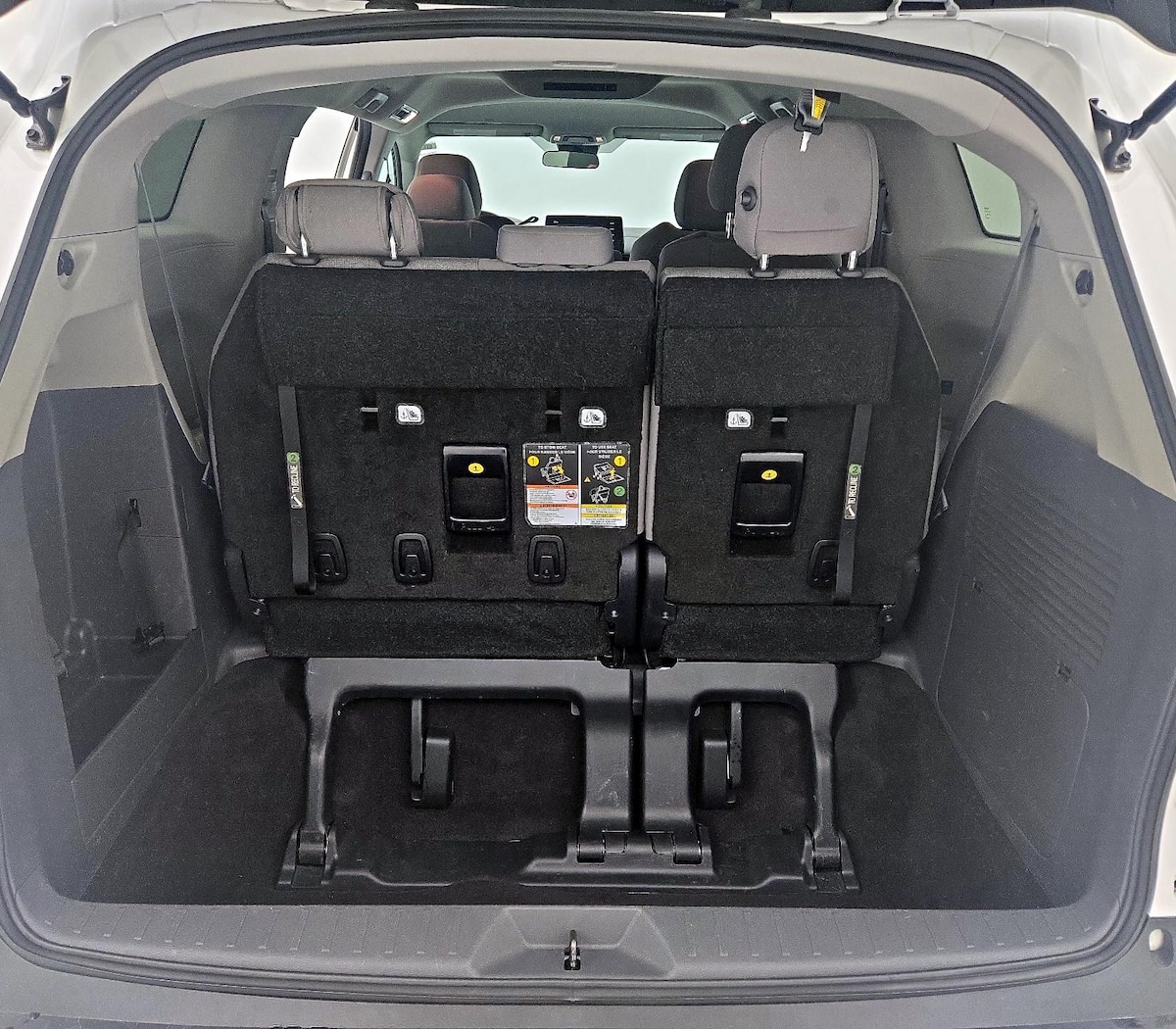 Trunk/Cargo (Seats Up)