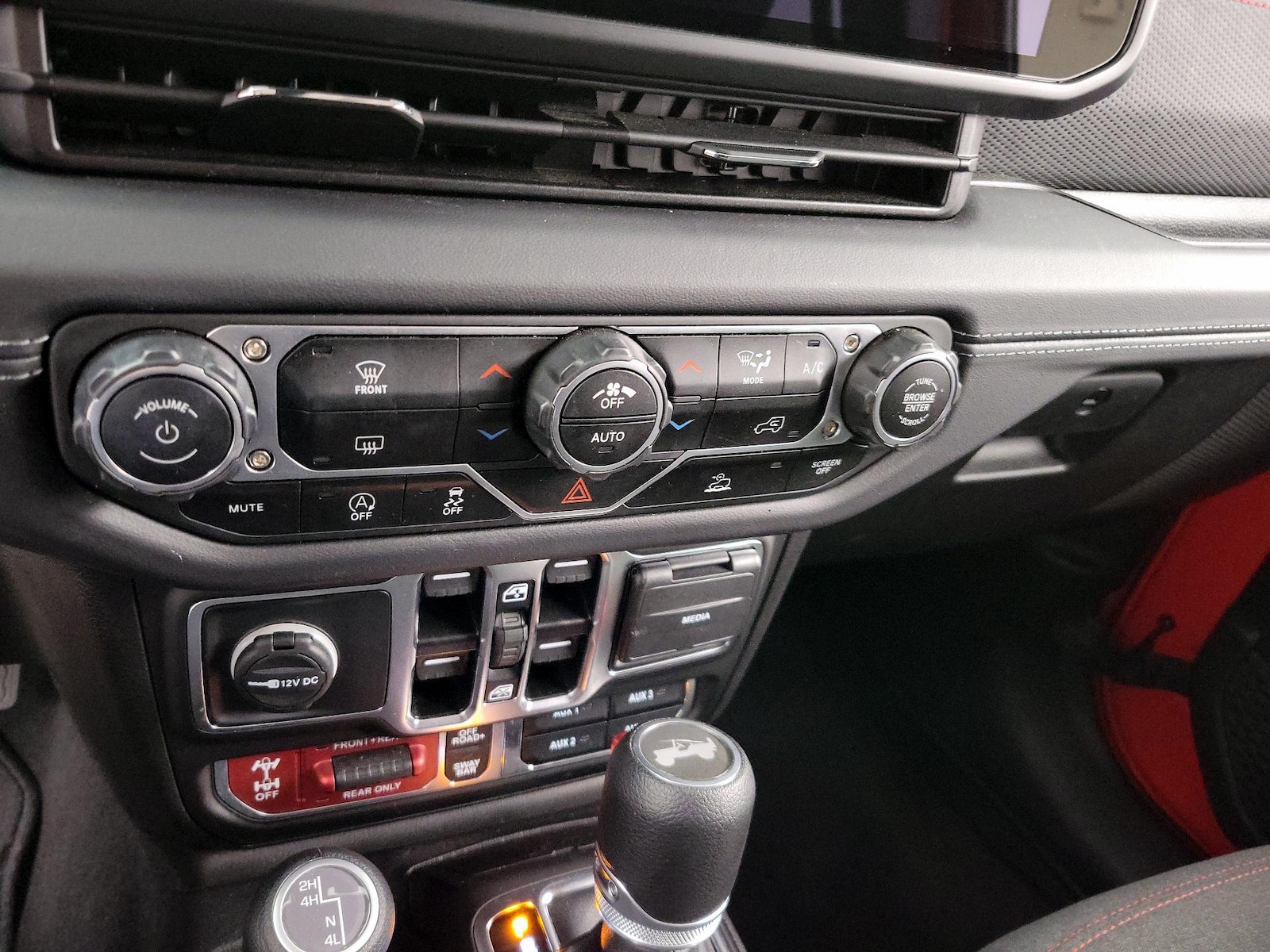 2025 Jeep Wrangler 4-Door Rubicon - Photo 17
