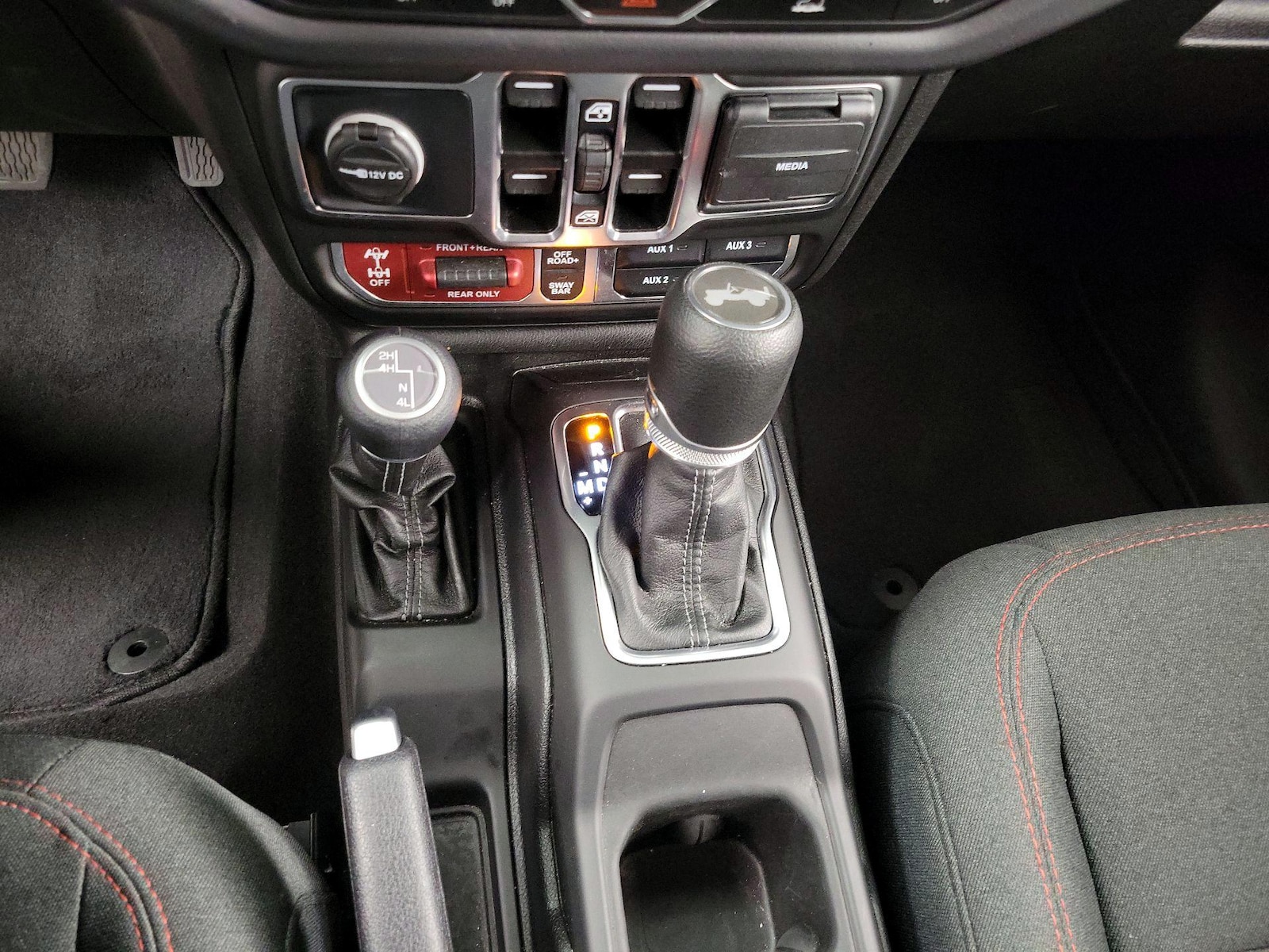 2025 Jeep Wrangler 4-Door Rubicon - Photo 18