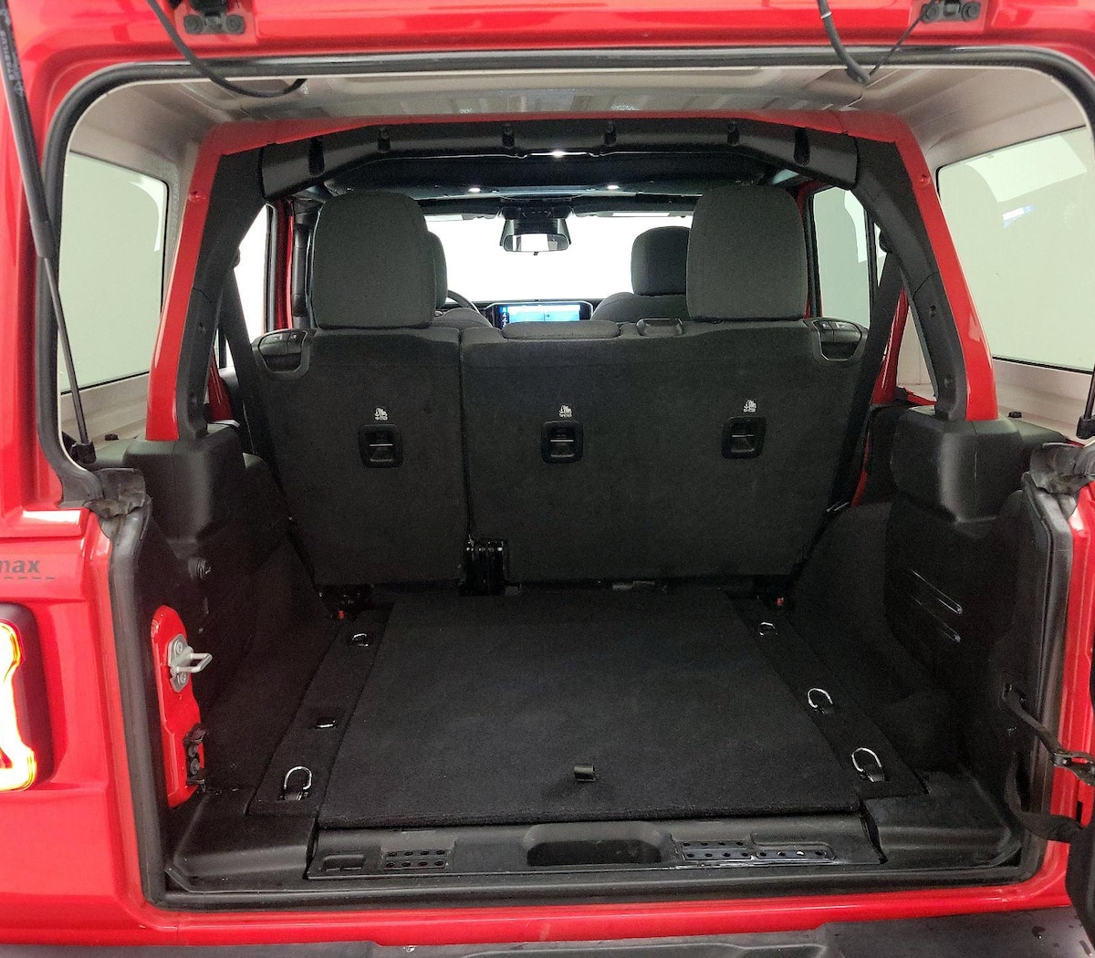Trunk/Cargo (Seats Up)
