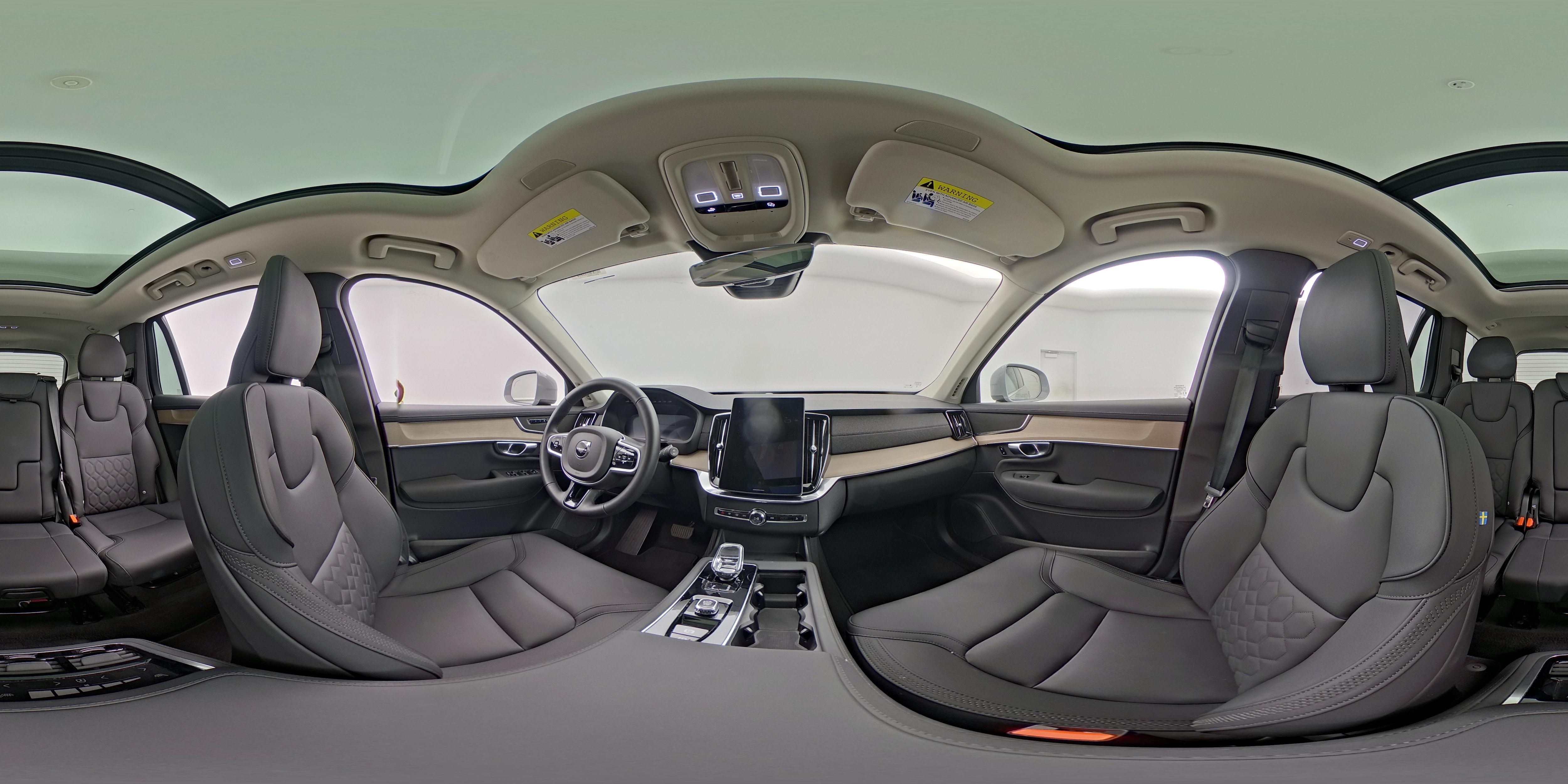 2025 Volvo XC90 Plus - Photo 27
