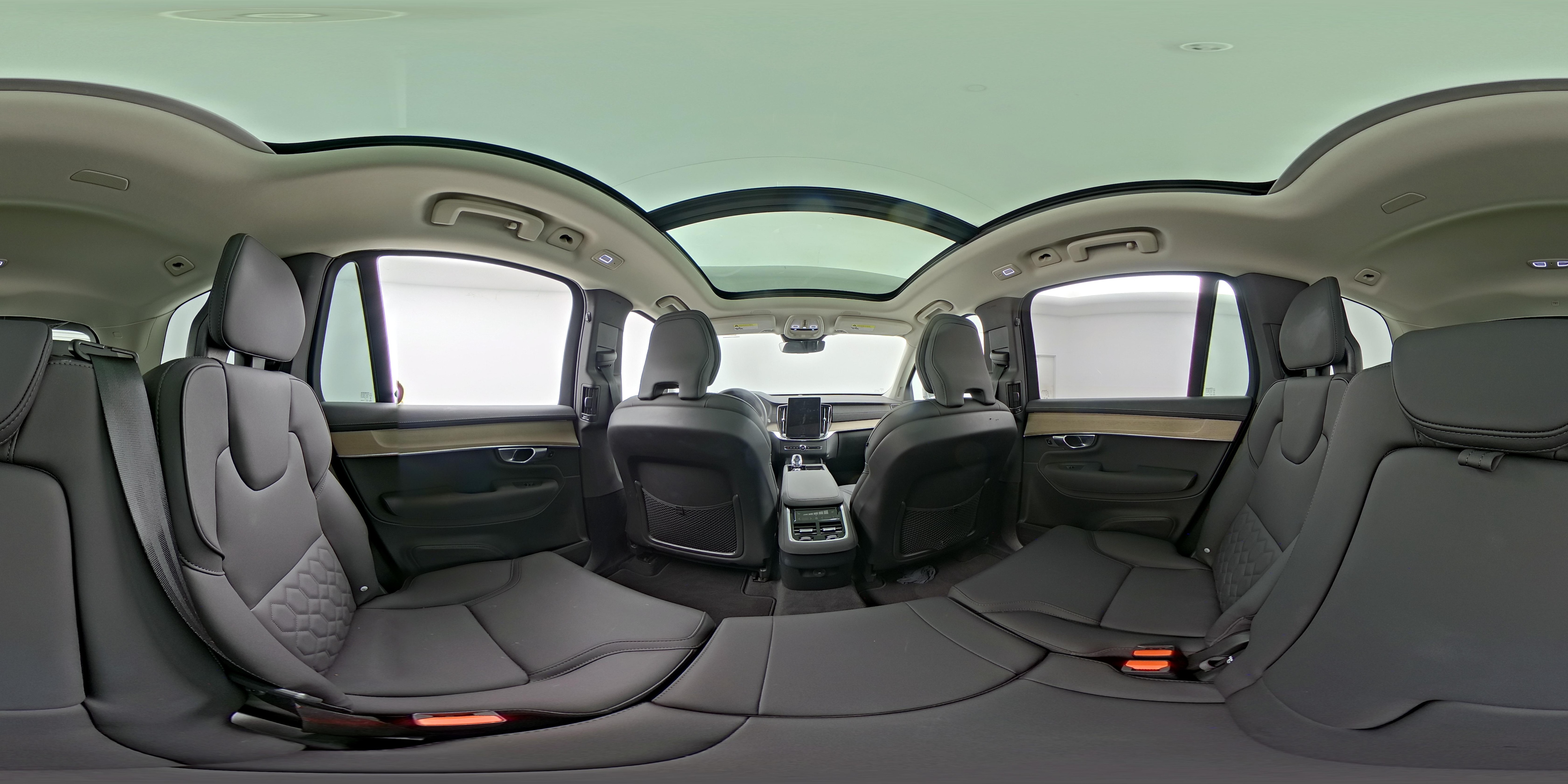 2025 Volvo XC90 Plus - Photo 28