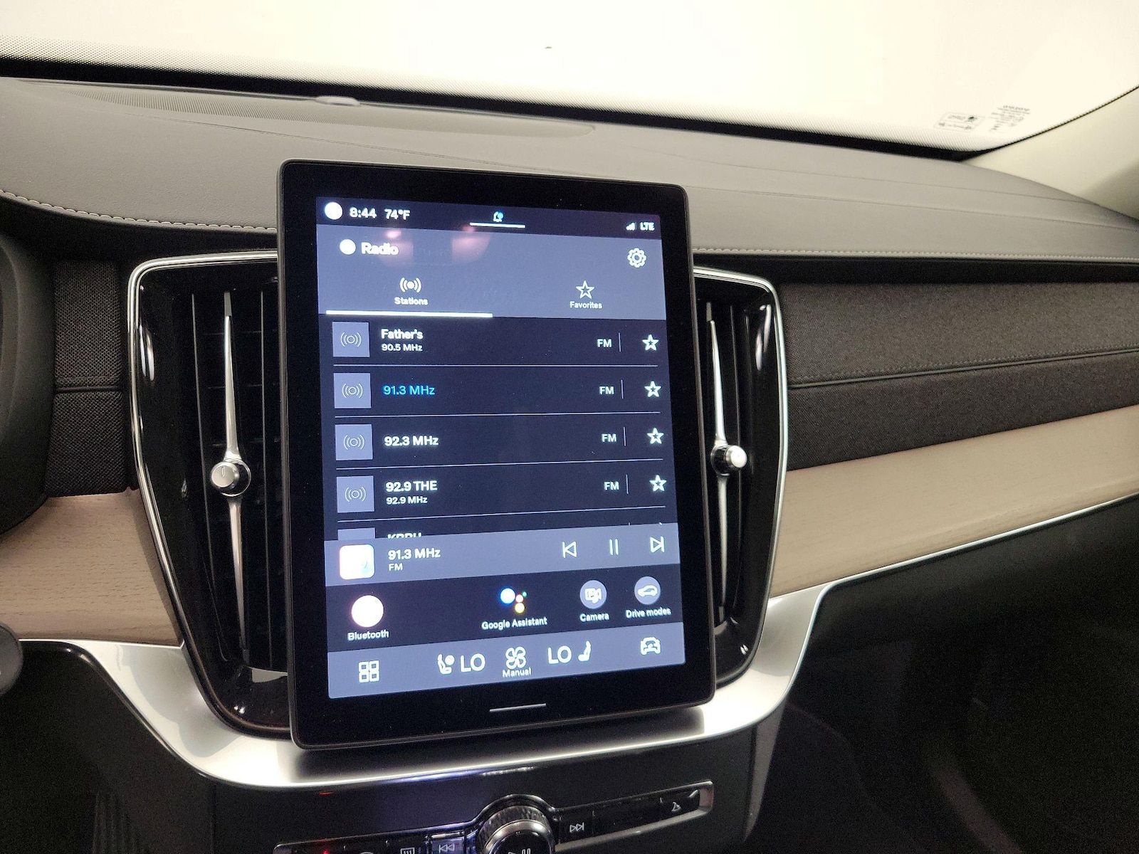 2025 Volvo XC90 Plus - Photo 17