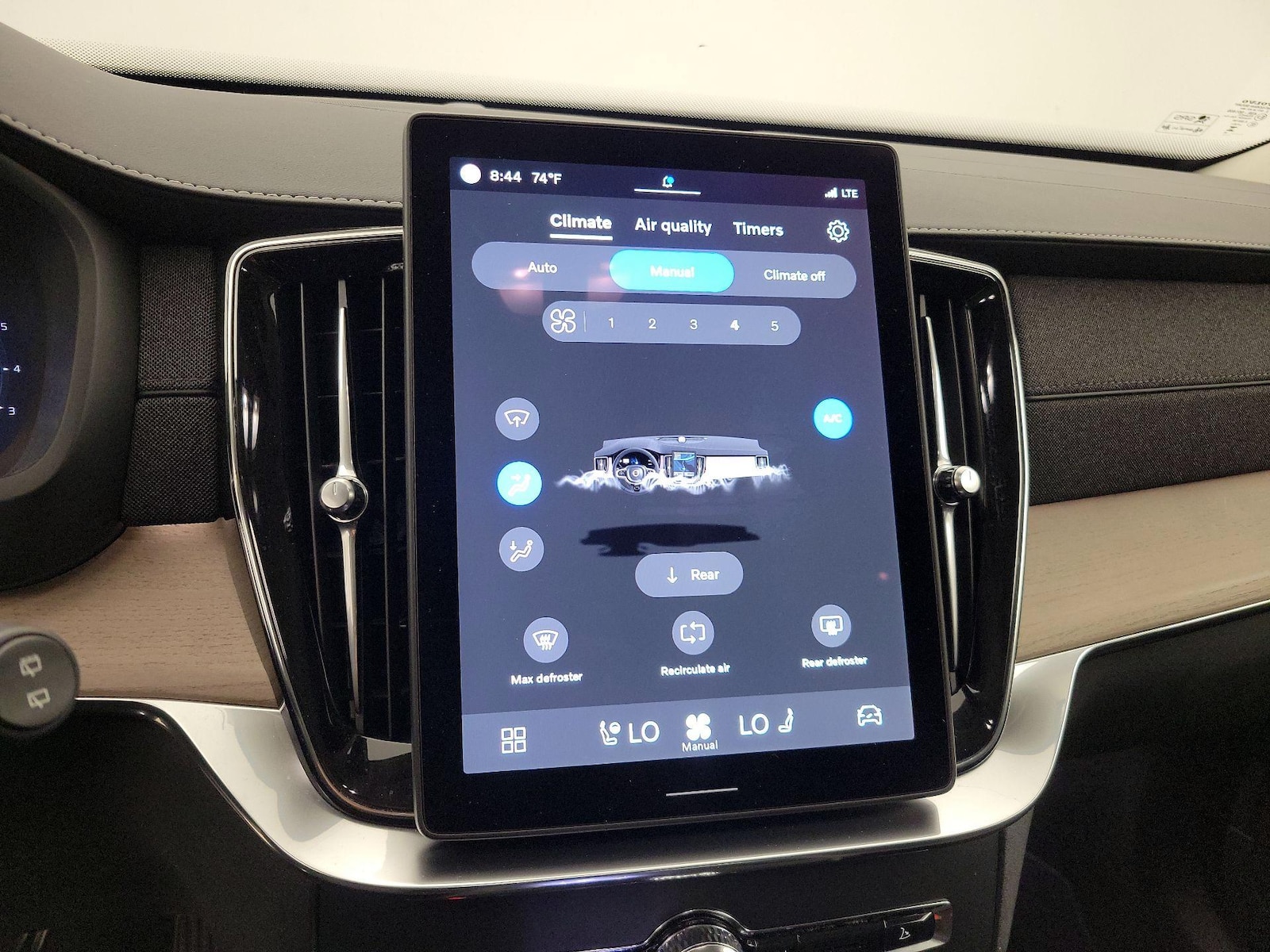 2025 Volvo XC90 Plus - Photo 18