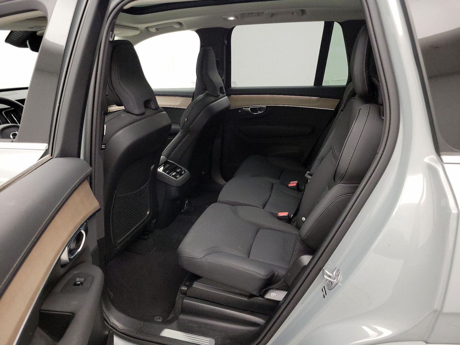 2025 Volvo XC90 Plus - Photo 21