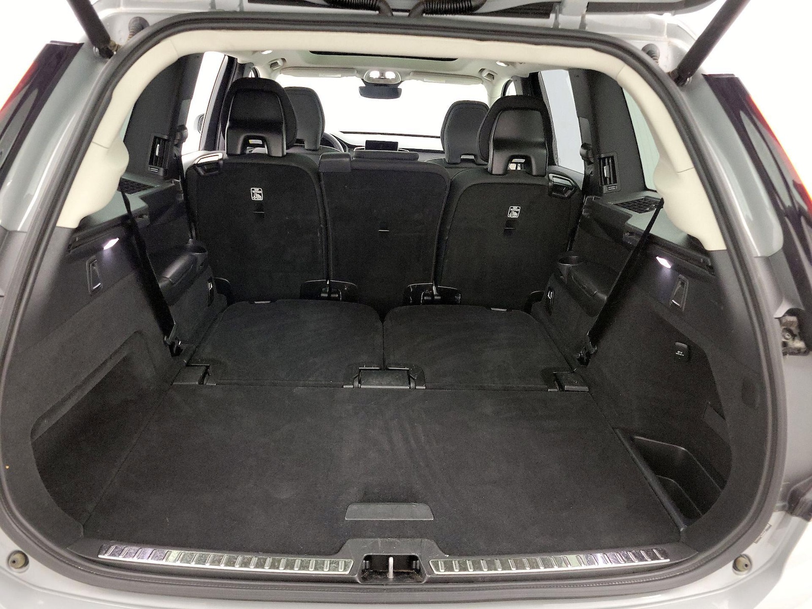 2025 Volvo XC90 Plus - Photo 24