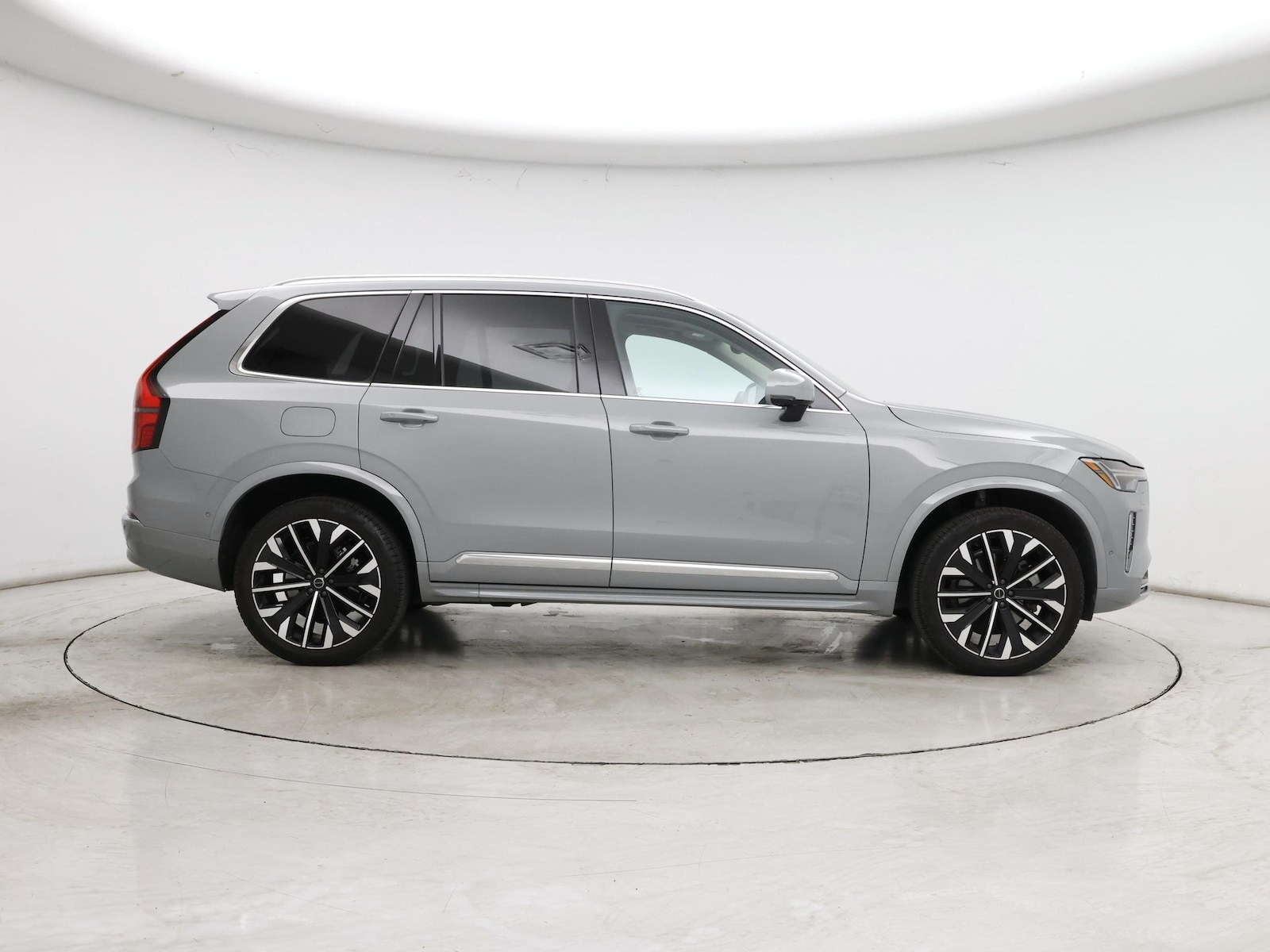 2025 Volvo XC90 Plus - Photo 8