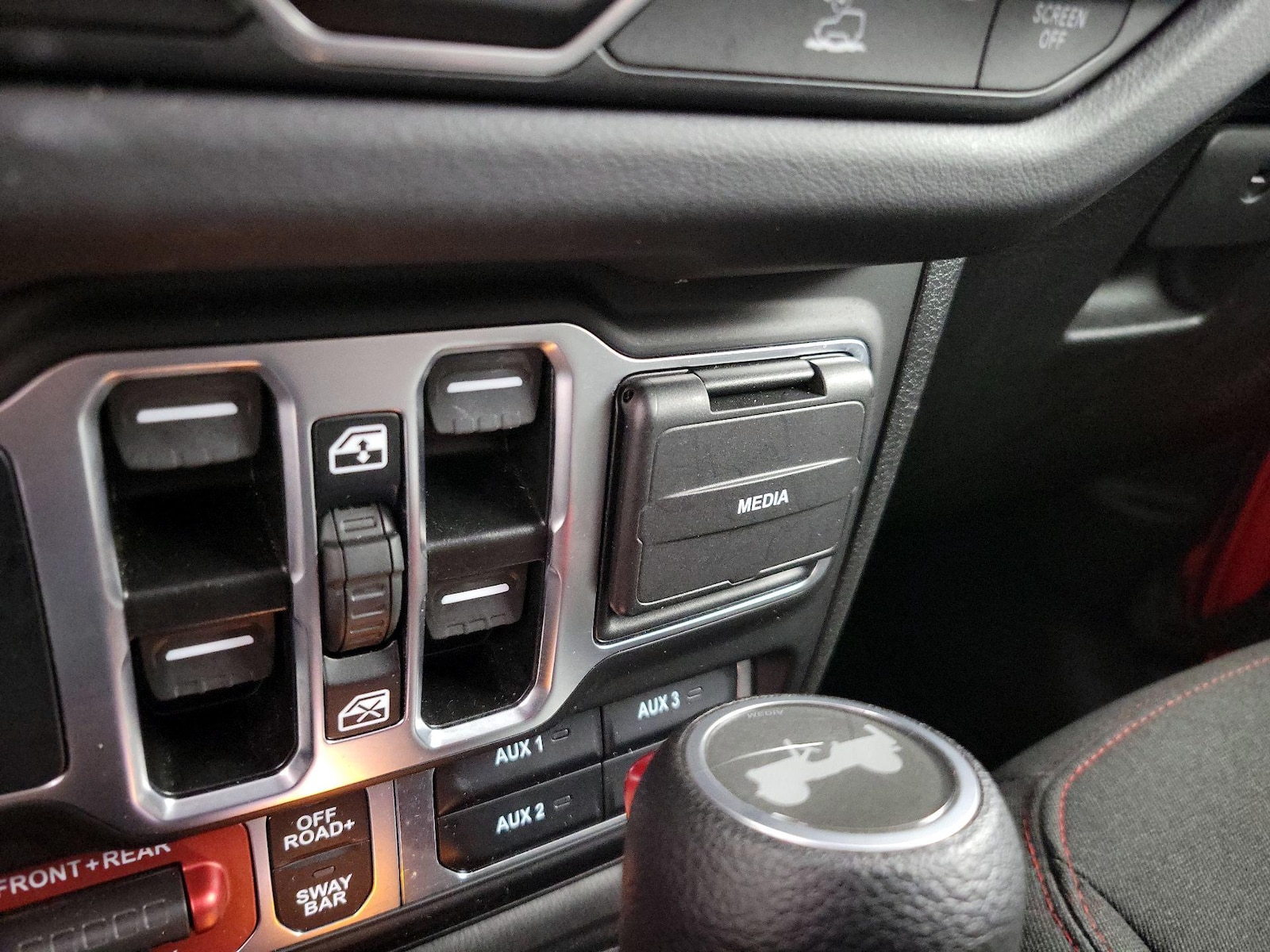 2025 Jeep Wrangler 4-Door Rubicon - Photo 10