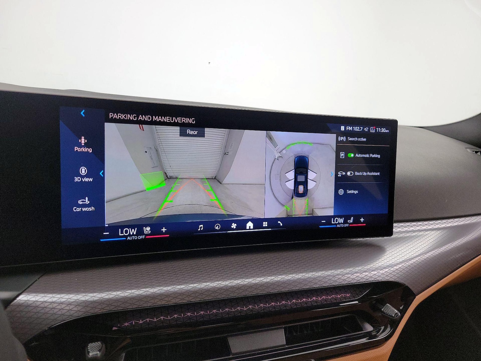 2025 BMW 3 Series 330i - Photo 16