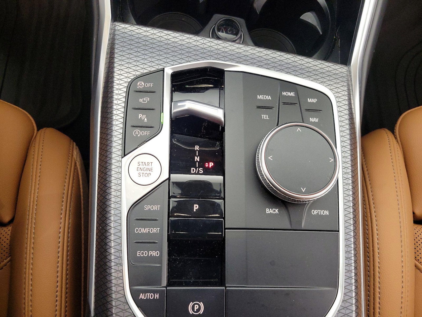 2025 BMW 3 Series 330i - Photo 19