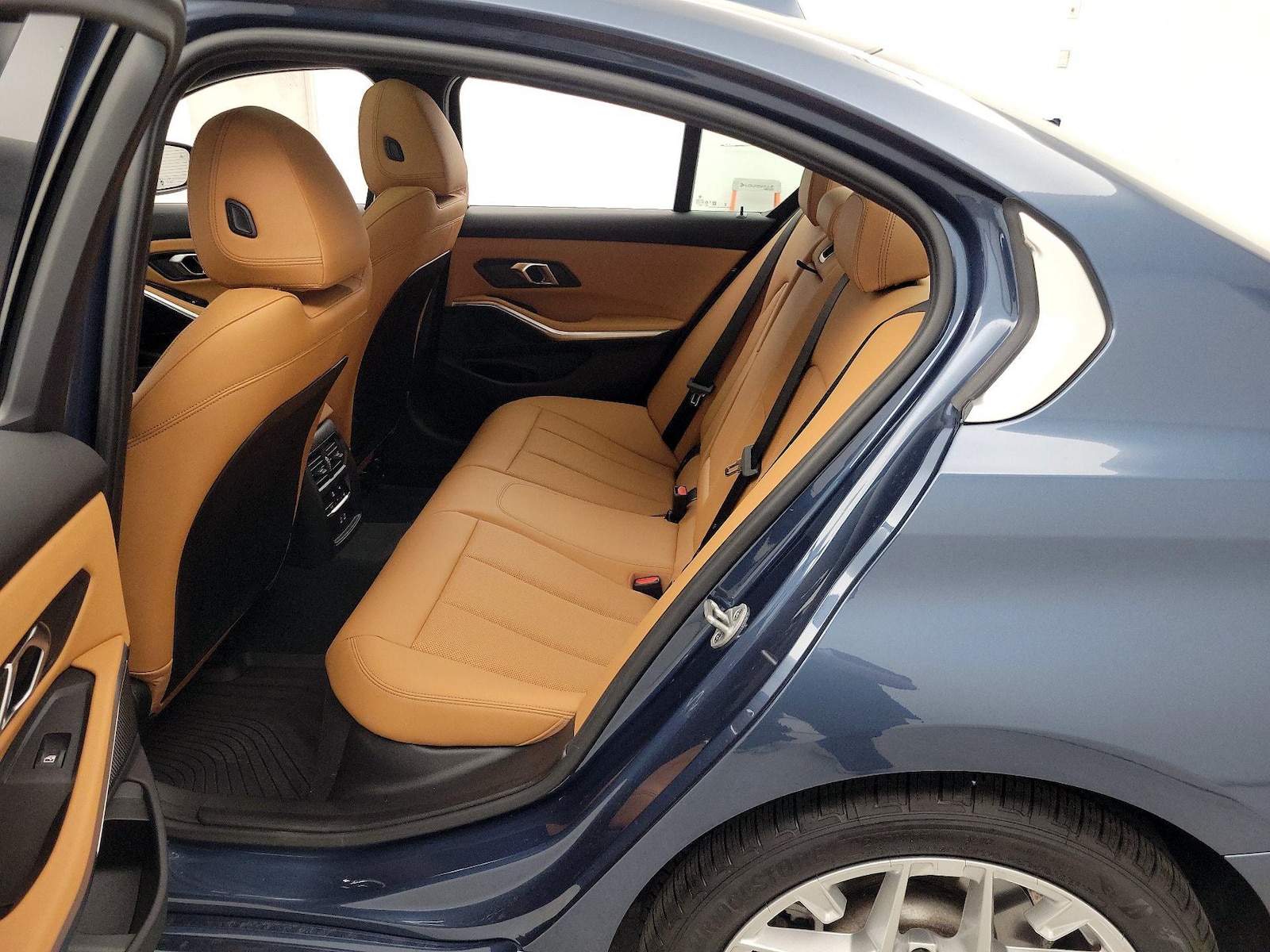 2025 BMW 3 Series 330i - Photo 22