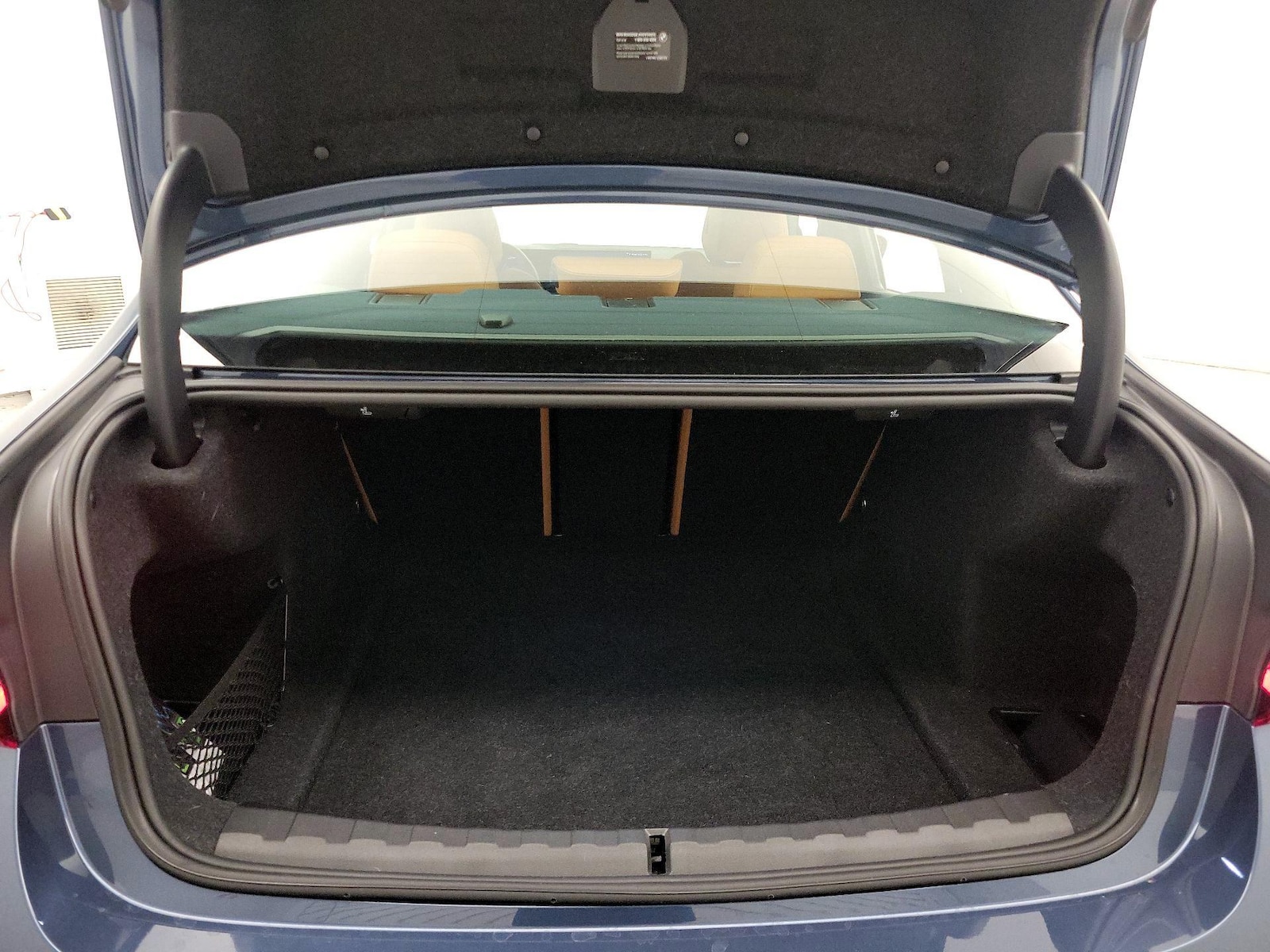 2025 BMW 3 Series 330i - Photo 23