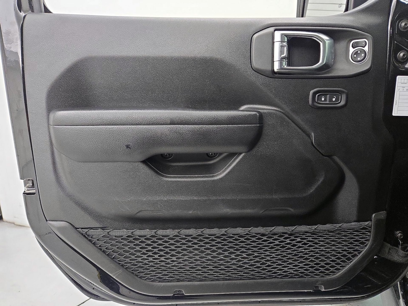 2025 Jeep Wrangler 4-Door Rubicon - Photo 13
