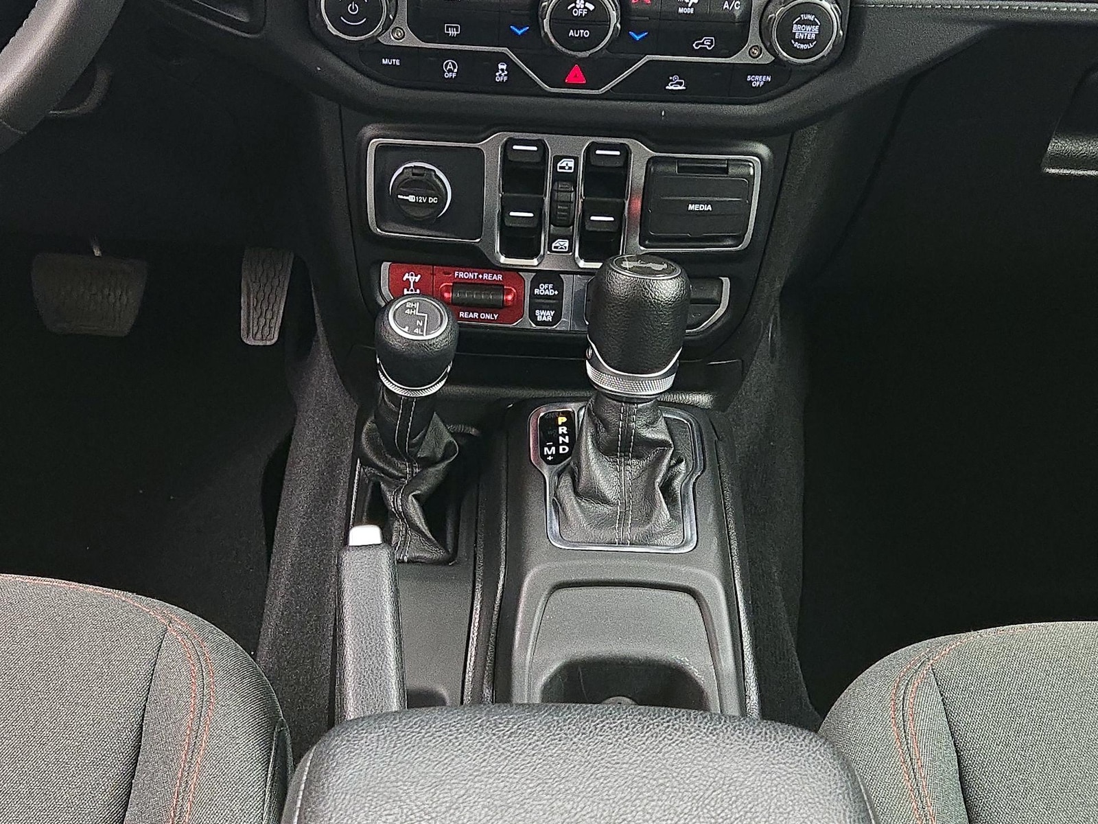 2025 Jeep Wrangler 4-Door Rubicon - Photo 18
