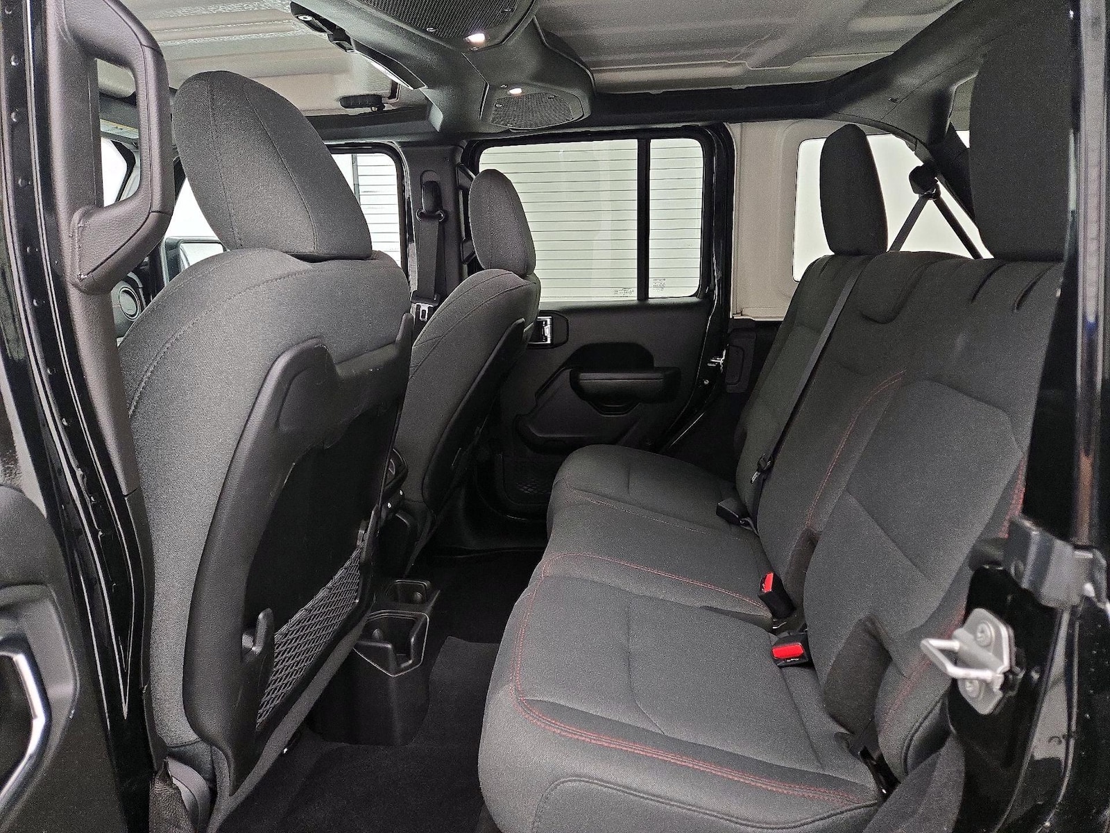 2025 Jeep Wrangler 4-Door Rubicon - Photo 19